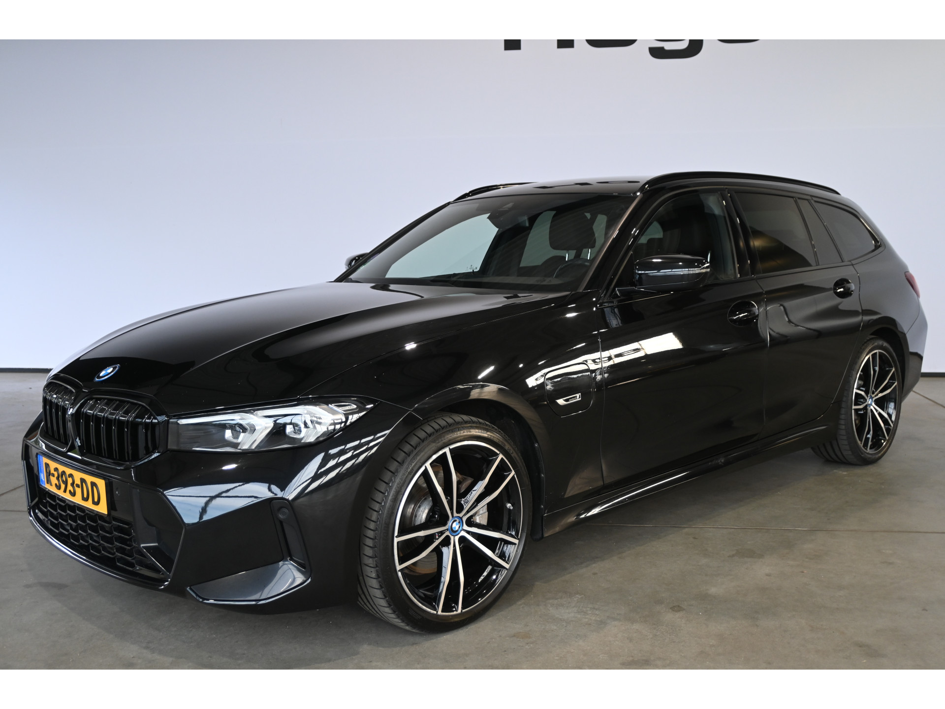 BMW 3-serie Touring 320e M-Sport Clima Cruise CarPlay LED Leder Navigatie 100% Onderhouden! Inruil Mogelijk!