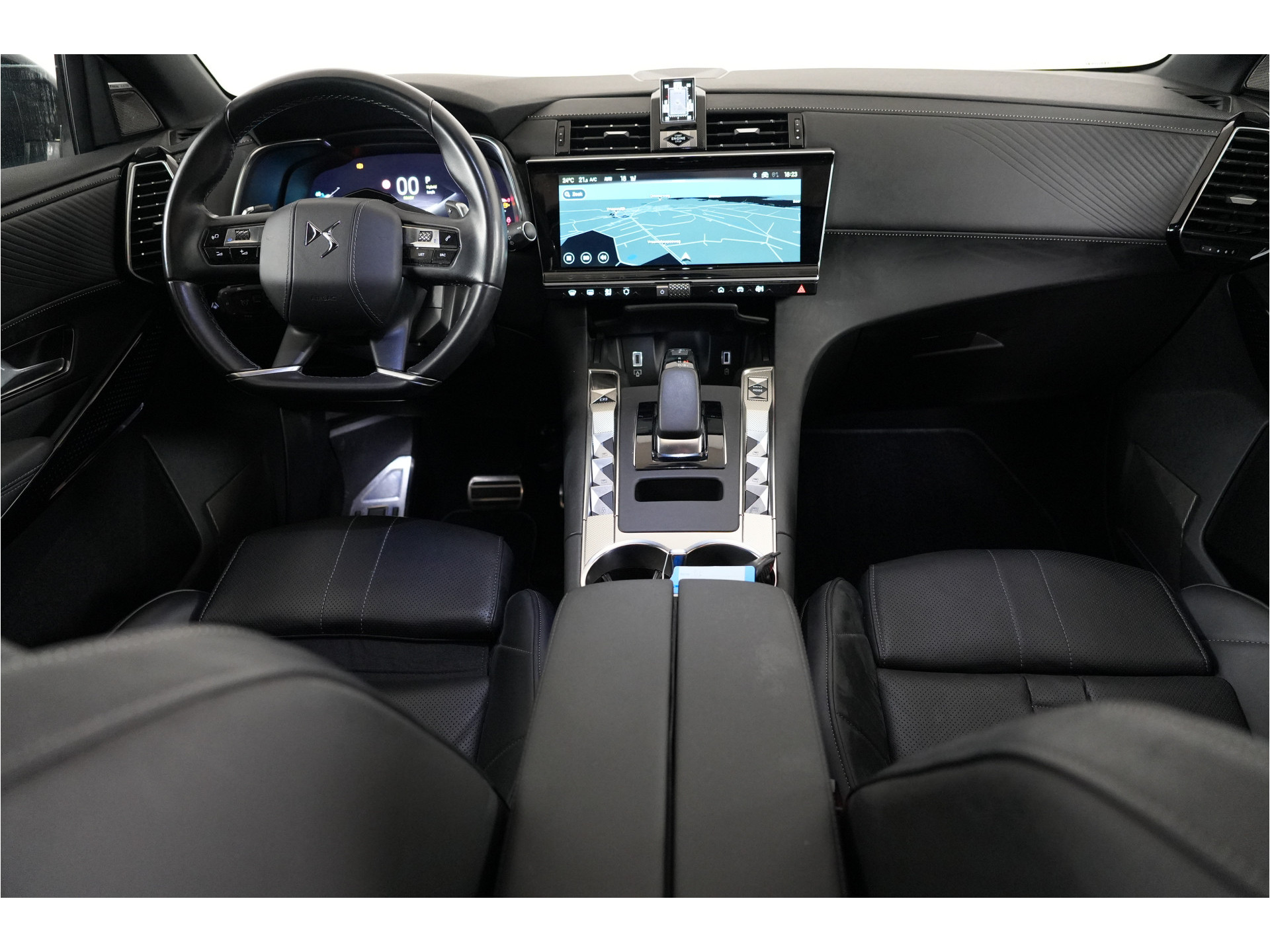 DS 7 E-Tense 4x4 Opéra 360 pk PHEV | SOH 93.5% | Pano | Massage | Nachtzicht | Focal | 360° Cam | Nappa |