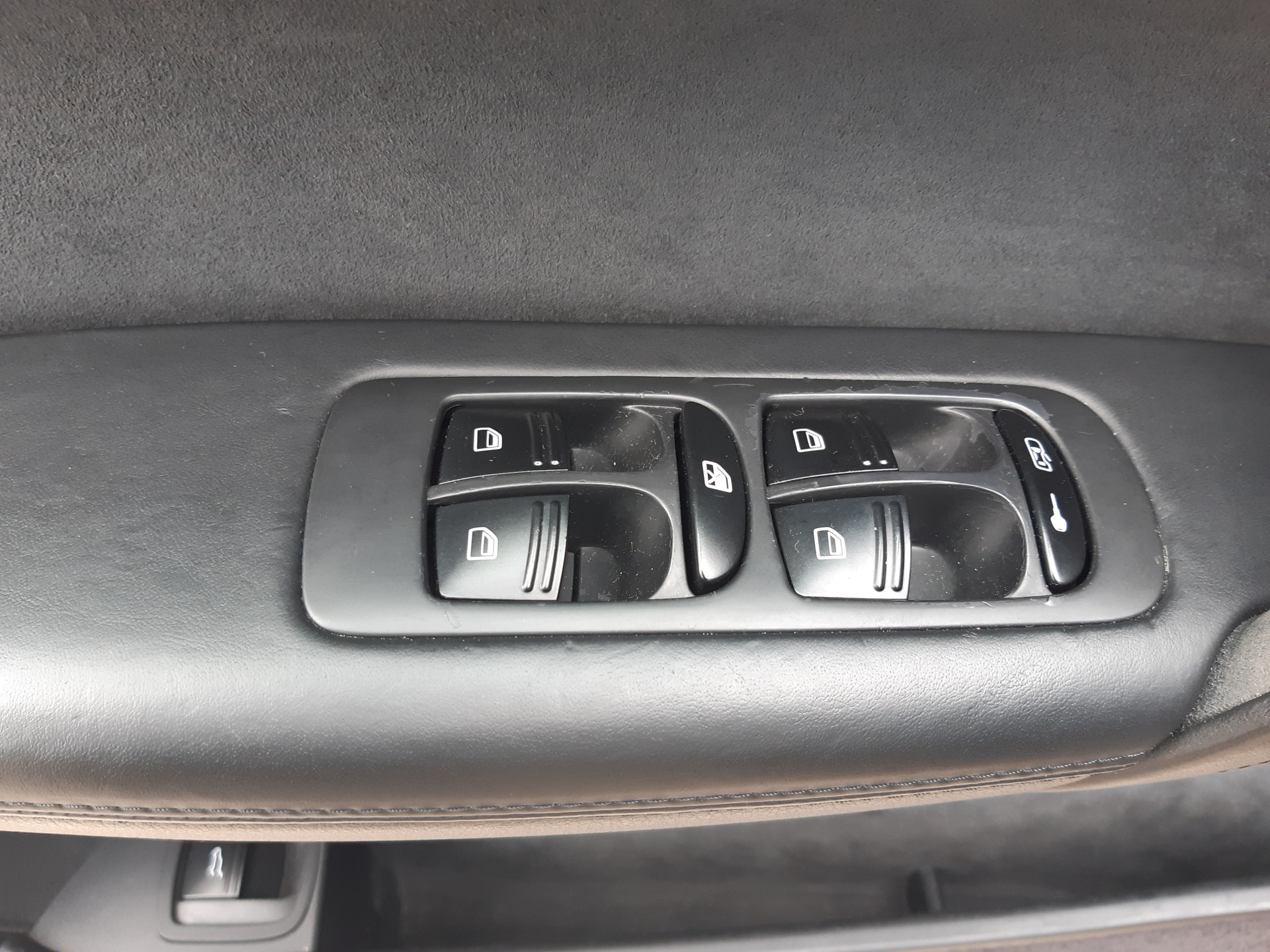 Porsche Cayenne GTS Uniek Exemplaar met lage kilometers Volledige onderhoudshistorie van Porsche-dealer beschikbaar,