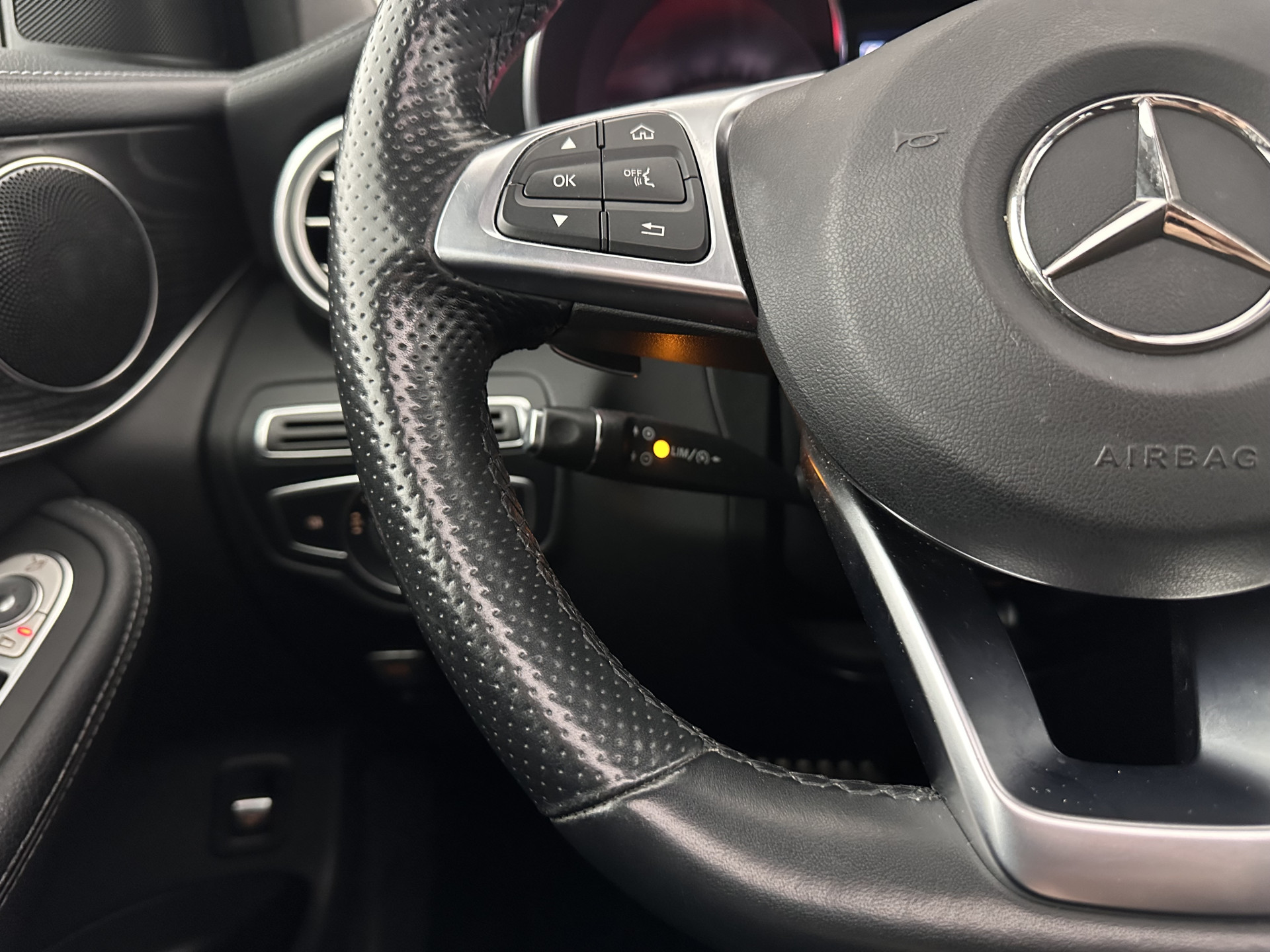 Mercedes-Benz GLC-klasse 350e 4MATIC AMG Aut. *PANO | FULL-LEATHER | FULL-LED | HEATED-SPORTSEATS | CAMERA | NAVI-FULLMAP | PRIVACY-GLASS | SHIFT-PADDLES | ECC | PDC | CRUISE | 19''ALU*