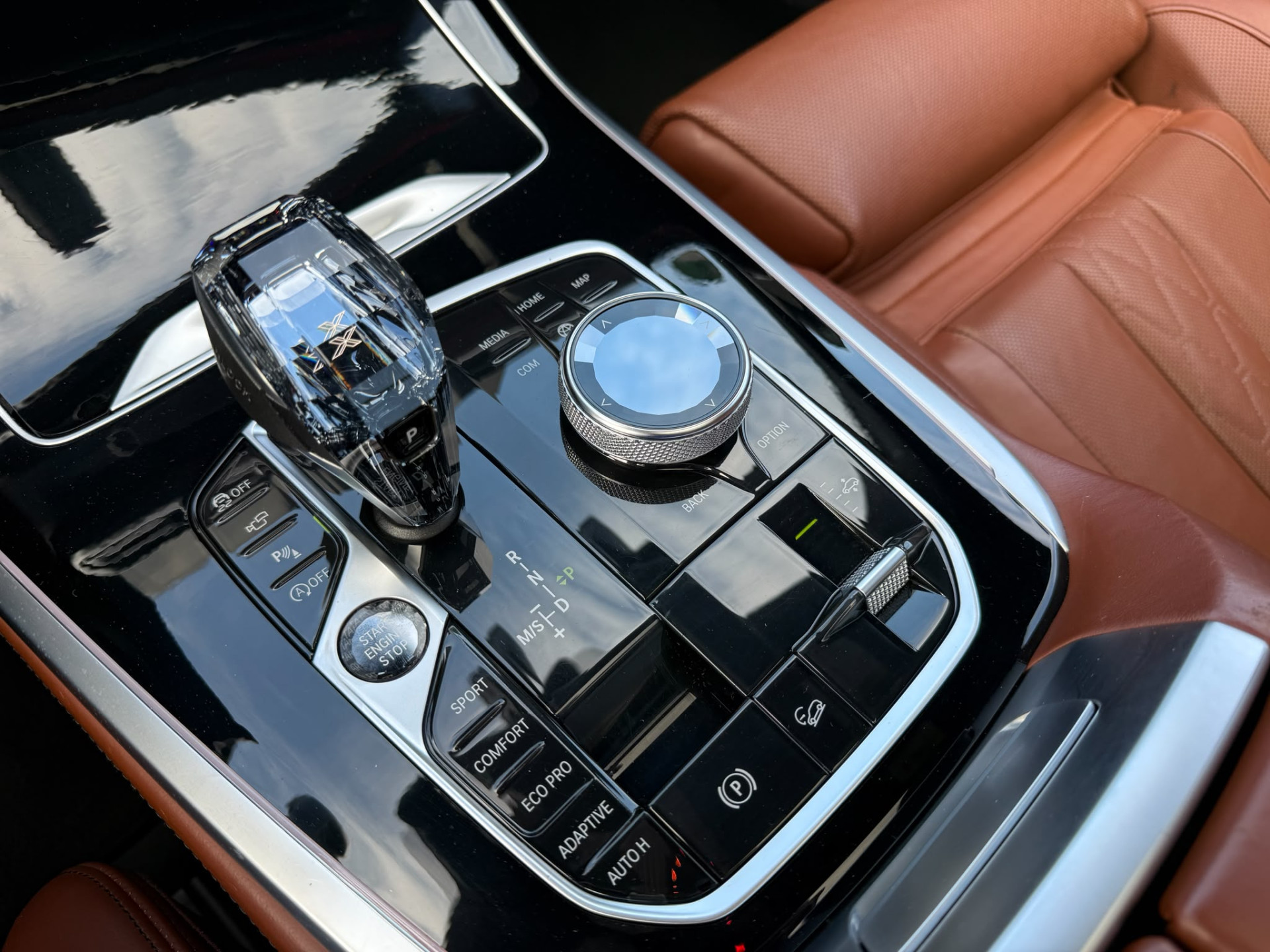 BMW X7 xDrive40i 6p. | 2E EIGENAAR | 3/6/12MND GARANTIE| M-SPORT |PANO | LASER | LED | B&W | MASSAGE | CARPLAY | TREKHAAK | DAB | BOMVOL |