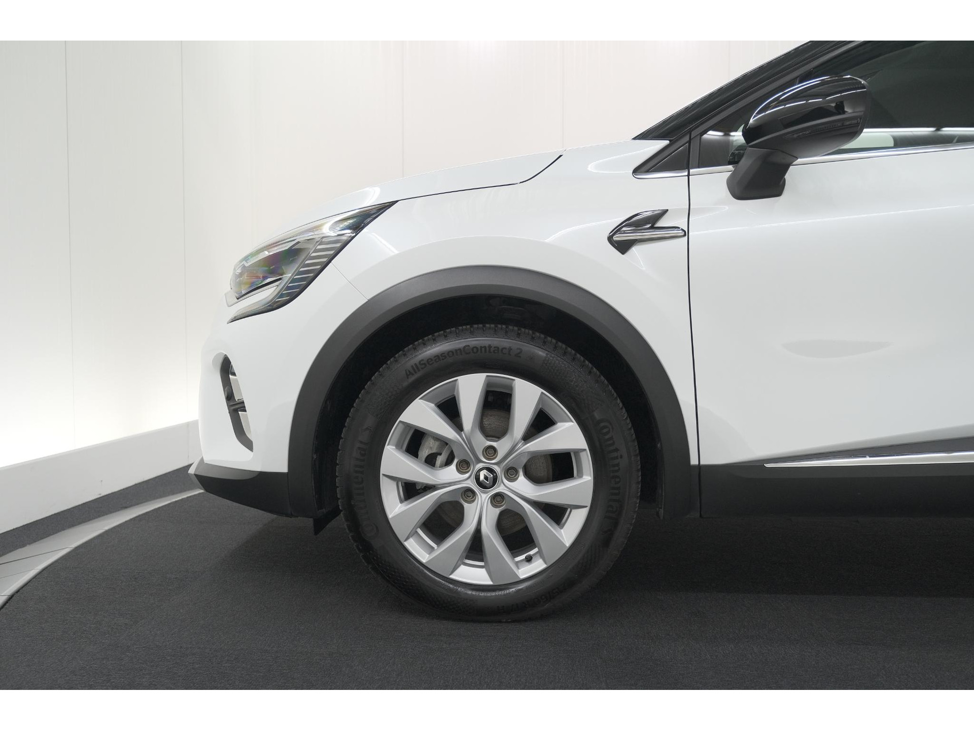 Renault Captur 1.6 E-Tech Hybrid 145 Intens | Trekhaak | Camera | Stoelverwarming | Navigatie