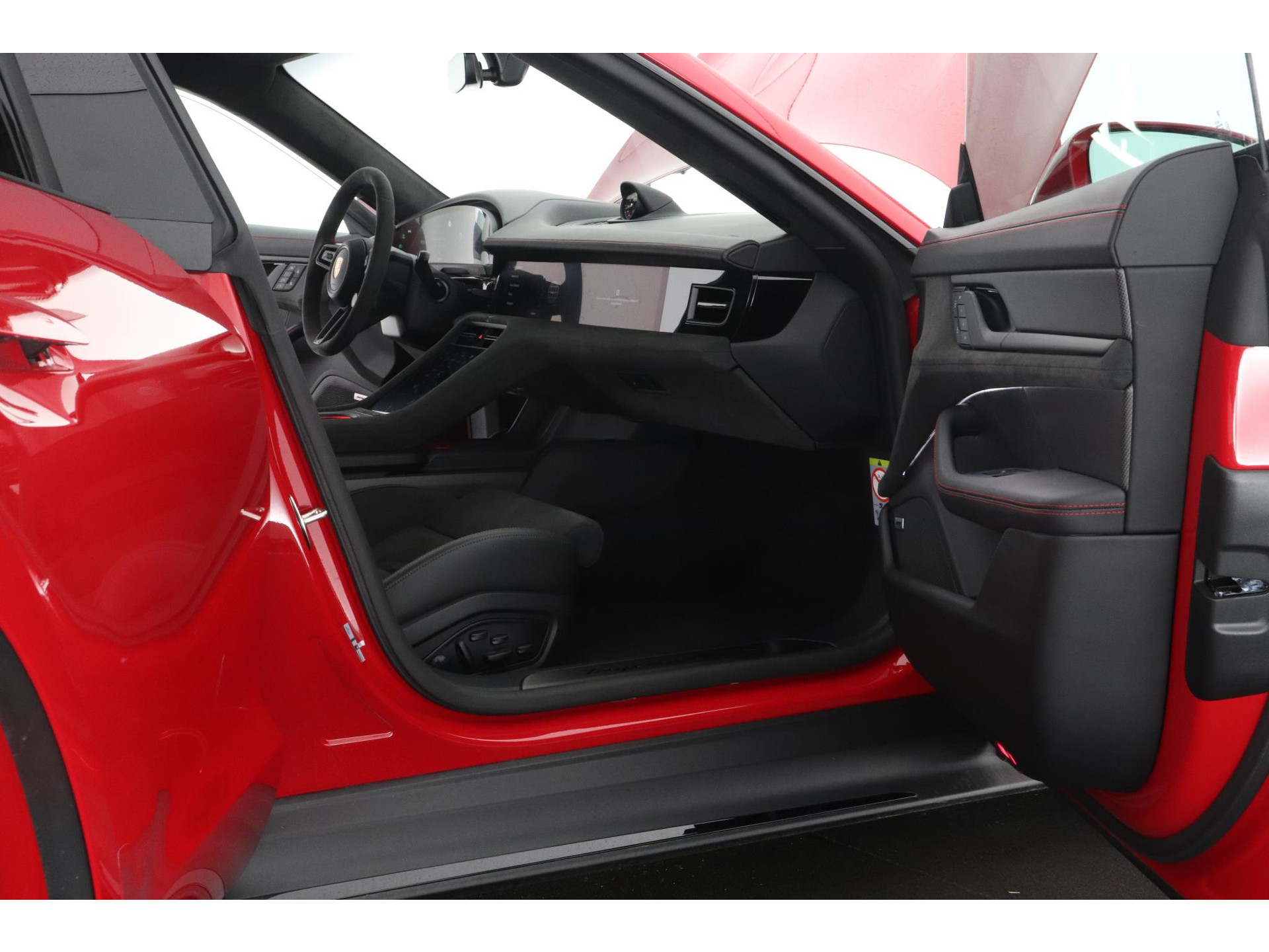 Porsche Taycan Sport Turismo GTS | 93 kWh Accu Plus | Surround View | InnoDrive | Sport Chrono Pakket | Panoramadak