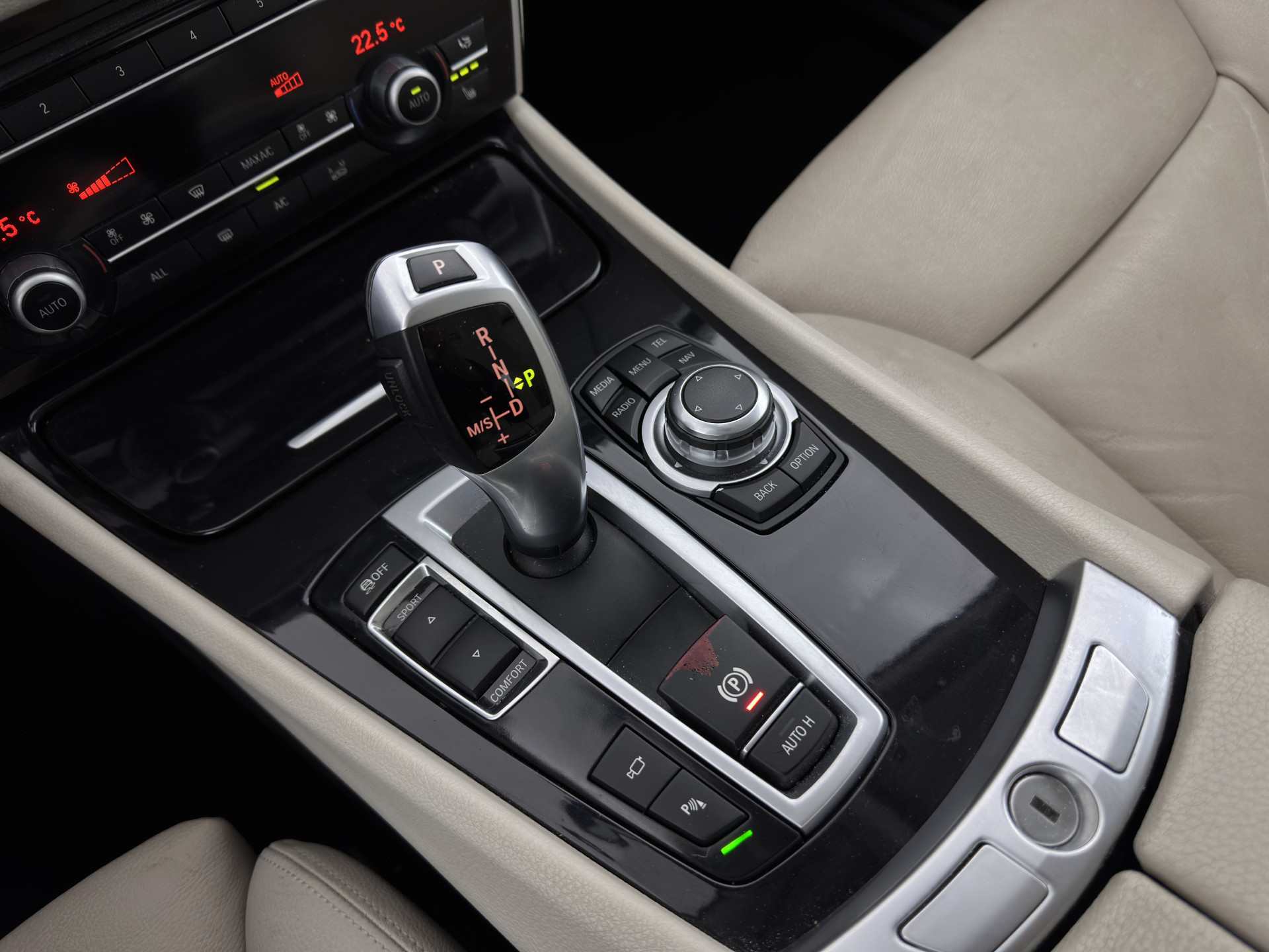 BMW 5-serie Gran Turismo 520d High Executive Aut. *HEAD-UP | ADAPTIVE-CRUISE | LUXURY-LEATHER | XENON | MEMORY-PACK | TOP-VIEW | HIFI-SOUND | NAVI-FULLMAP | ECC | PDC*