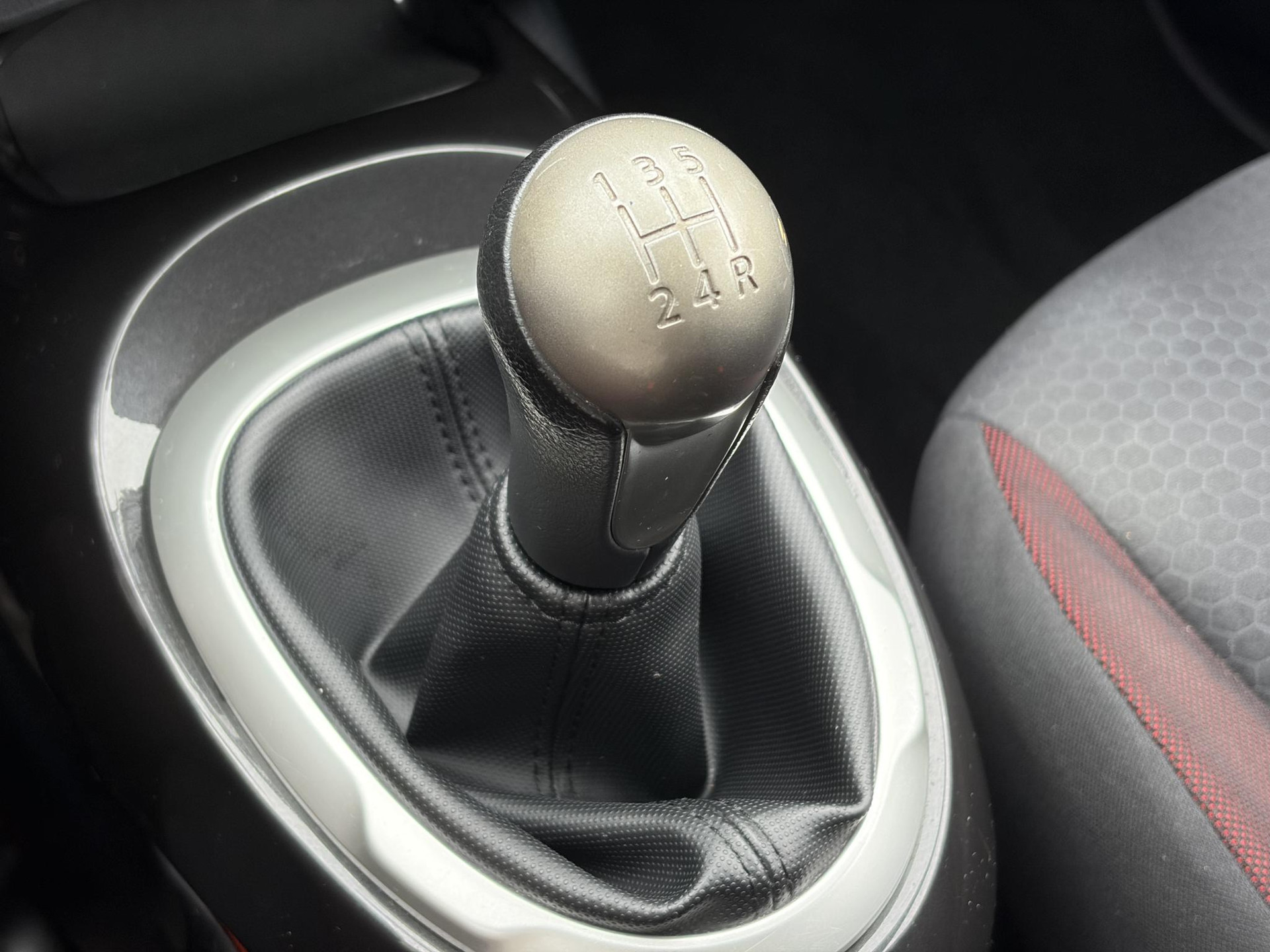 Nissan Juke 1.6 Connect Edition ✓1e Eigenaar✓Navi✓Camera✓117pk✓Clima✓Cruise✓Lm velgen✓Recent beurt gehad✓N.A.P✓Apk tot 09-2027