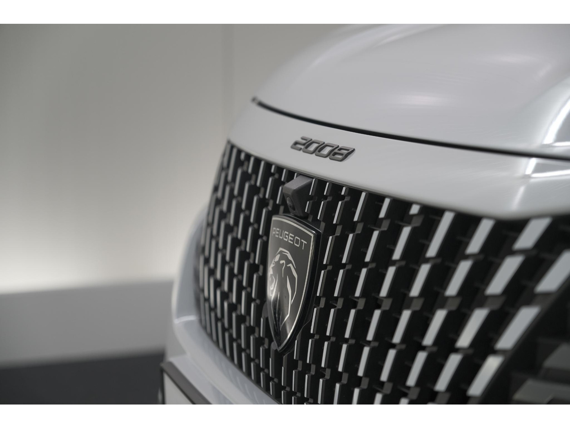 Peugeot 2008 Hybrid 145 e-DCS6 Allure | 360 Camera | Adaptieve Cruise Control | Dodehoekdetectie