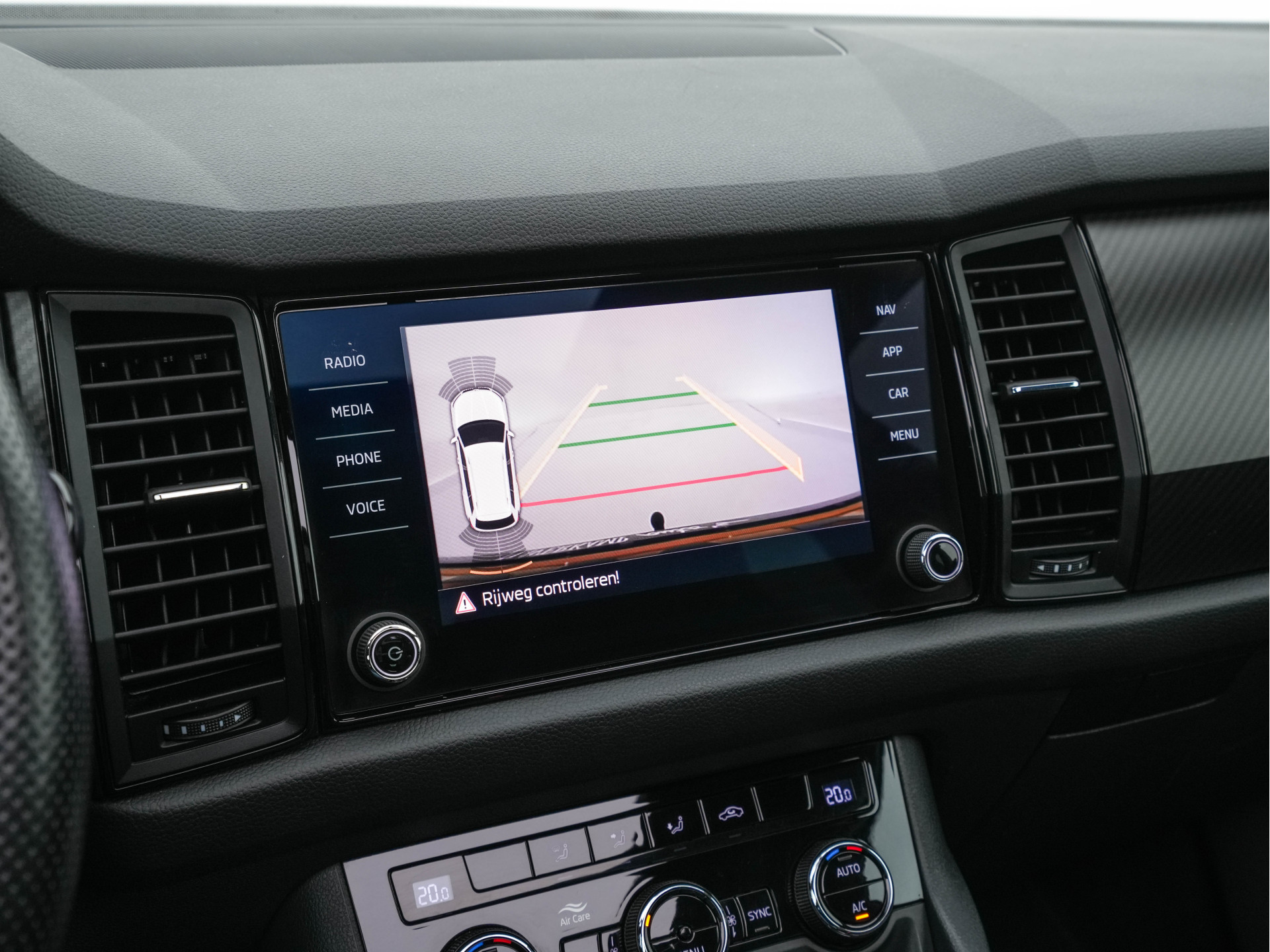 ŠKODA Kodiaq 1.5 TSI Sportline Business (INCL-BTW) Aut. *PANO | LEATHER-MICROFIBRE | FULL-LED | MEMORY-PACK | DIGI-COCKPIT | NAVI-FULLMAP | CAMERA | DAB+ | AMBIENT-LIGHT | KEYLESS | DAB+ | CARPLAY | PRIVACY-GLASS | 20"ALU*