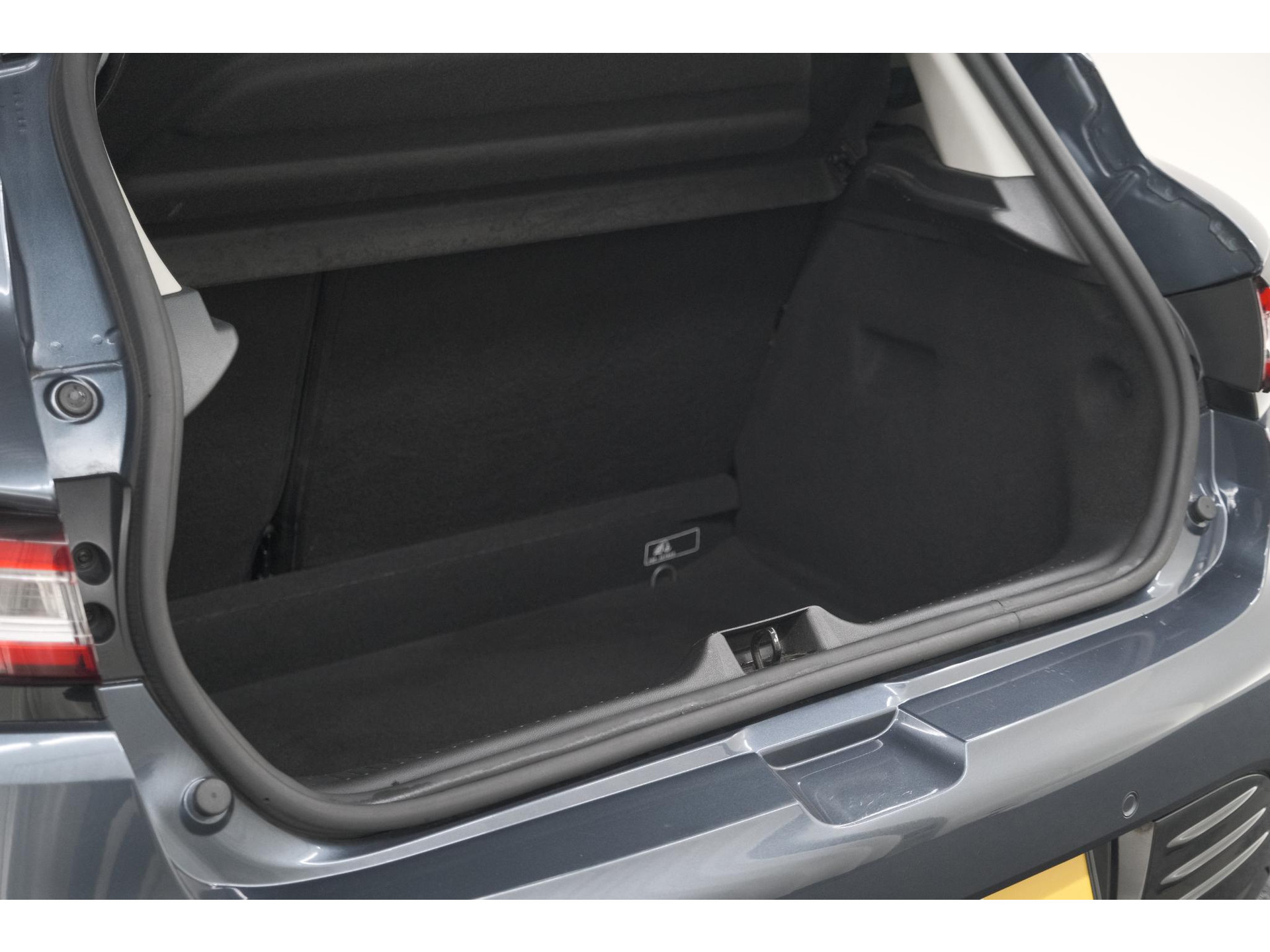 Renault Clio 1.2 Limited | Trekhaak | Navigatie | Parkeersensoren | Climate Control