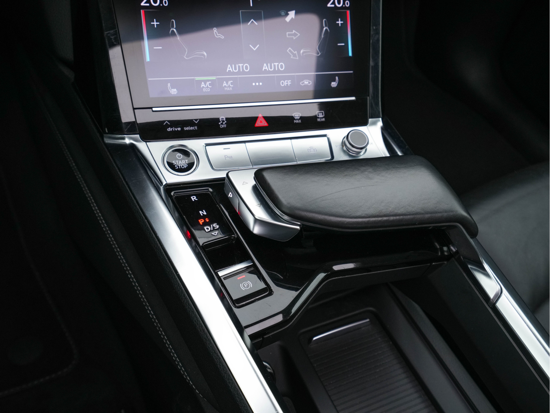 Audi e-tron Sportback 55 Quattro Business-Edition-Plus 95 kWh [ 3-Fase ] Aut. *PANO | MILANO-LUXURY-LEATHER |  ADAPTVE-CRUISE | DIGI-COCKPIT | FULL-LED | MEMORY-PACK | KEYLESS | NAVI-FULLMAP | AUDI-SOUND | COMFORT-SEATS | 20''ALU*