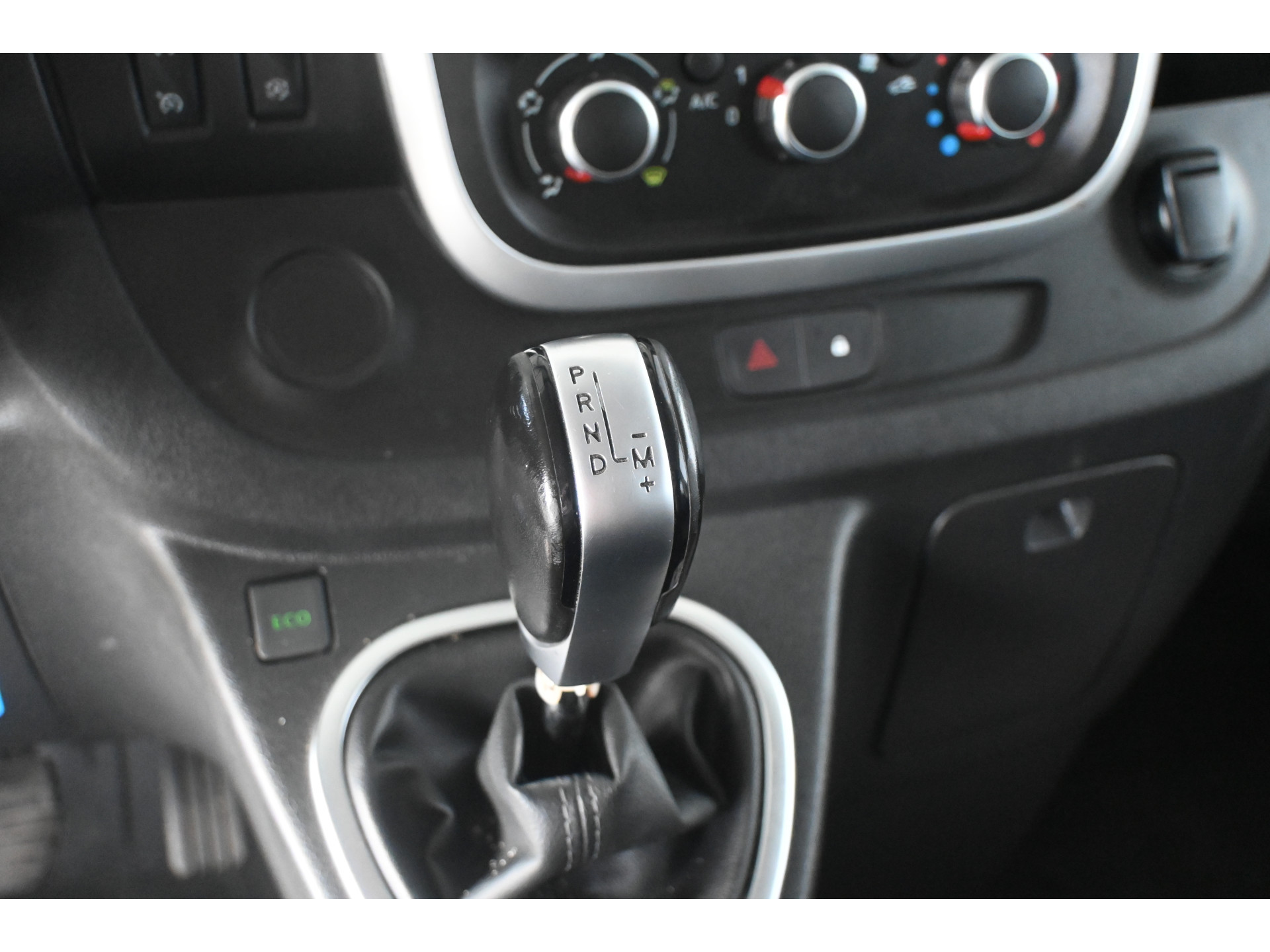 Renault Trafic 2.0 dCi Automaat 145 T29 L2H1 DC Comfort Airco Navigatie LED 1e Eigenaar Rijklaarprijs! Inruil Mogelijk!