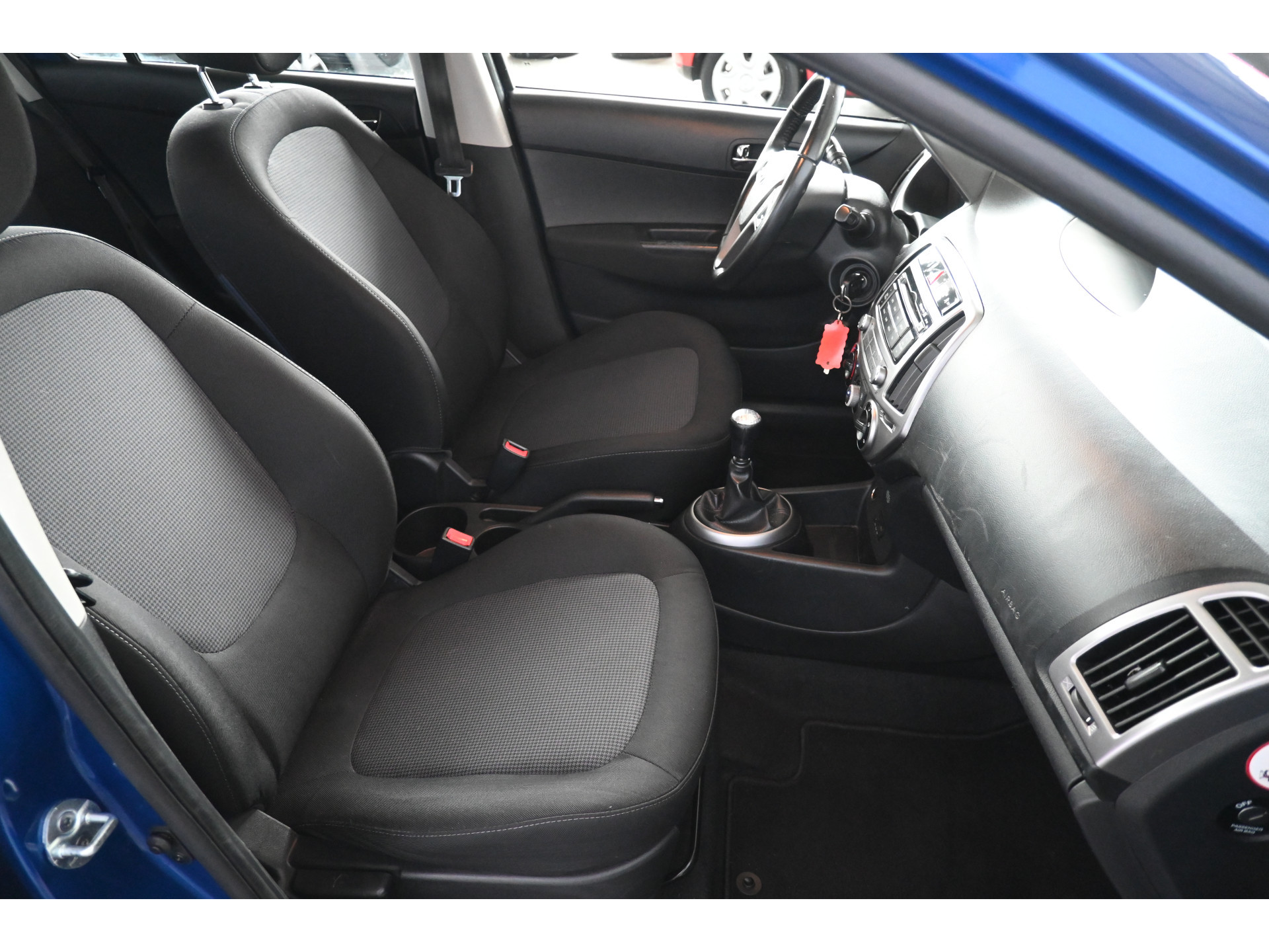 Hyundai i20 1.2i i-Motion LICHTE TIK IN MOTOR! TEKST LEZEN! Airco LED  Elektrisch Pakket! Trekhaak TEKST LEZEN! Inruil Mogelijk!