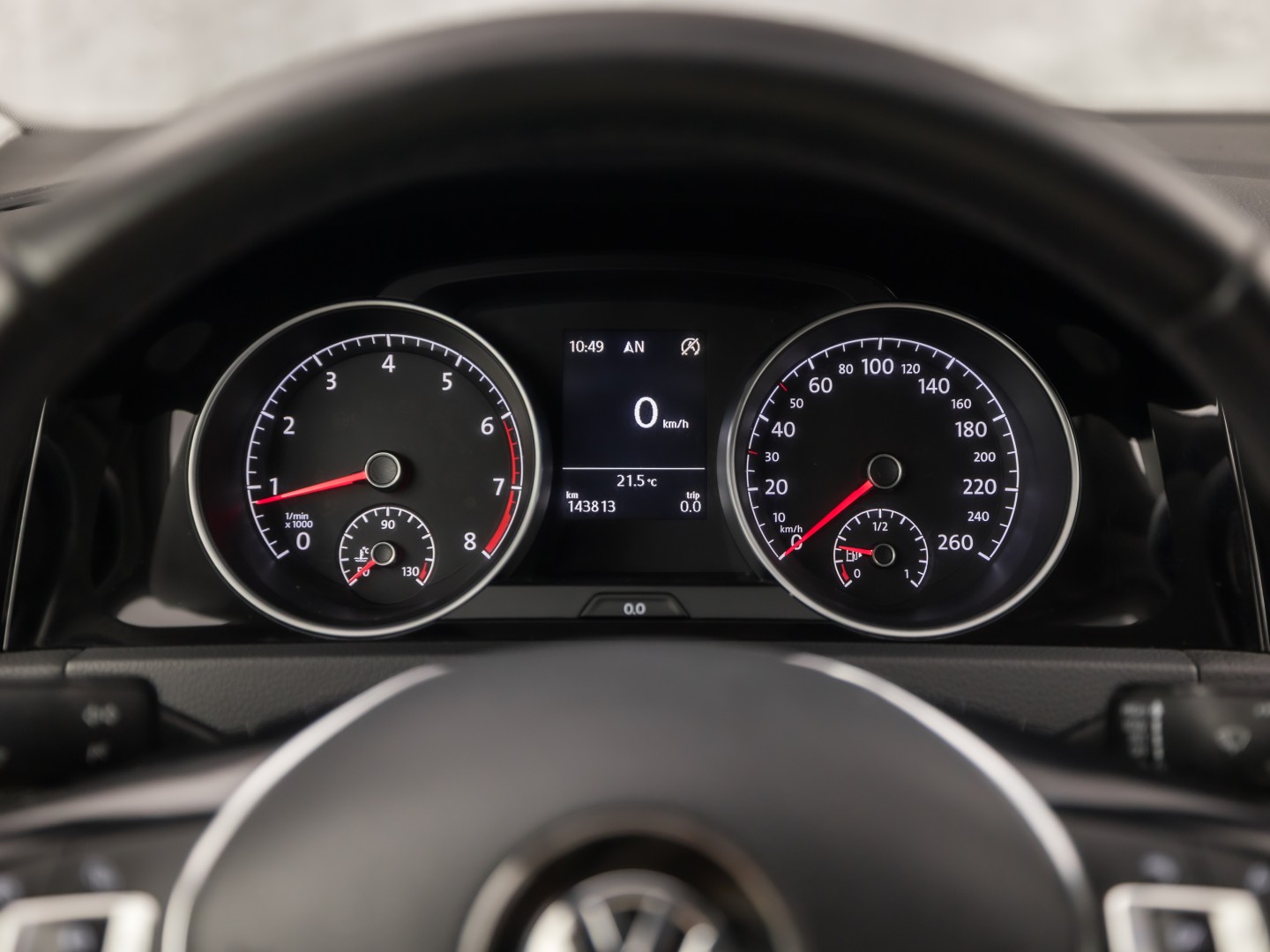 Volkswagen Golf 1.5 TSI 131PK Sportline (APPLE CARPLAY, GROOT NAVI, 4 CILINDER, CLIMATE, LED KOPLAMPEN, STOELVERWARMING, SPORTSTOELEN, GETINT GLAS, LM VELGEN, ADAPTIVE CRUISE, PARKEERSENSOREN, NIEUWSTAAT)