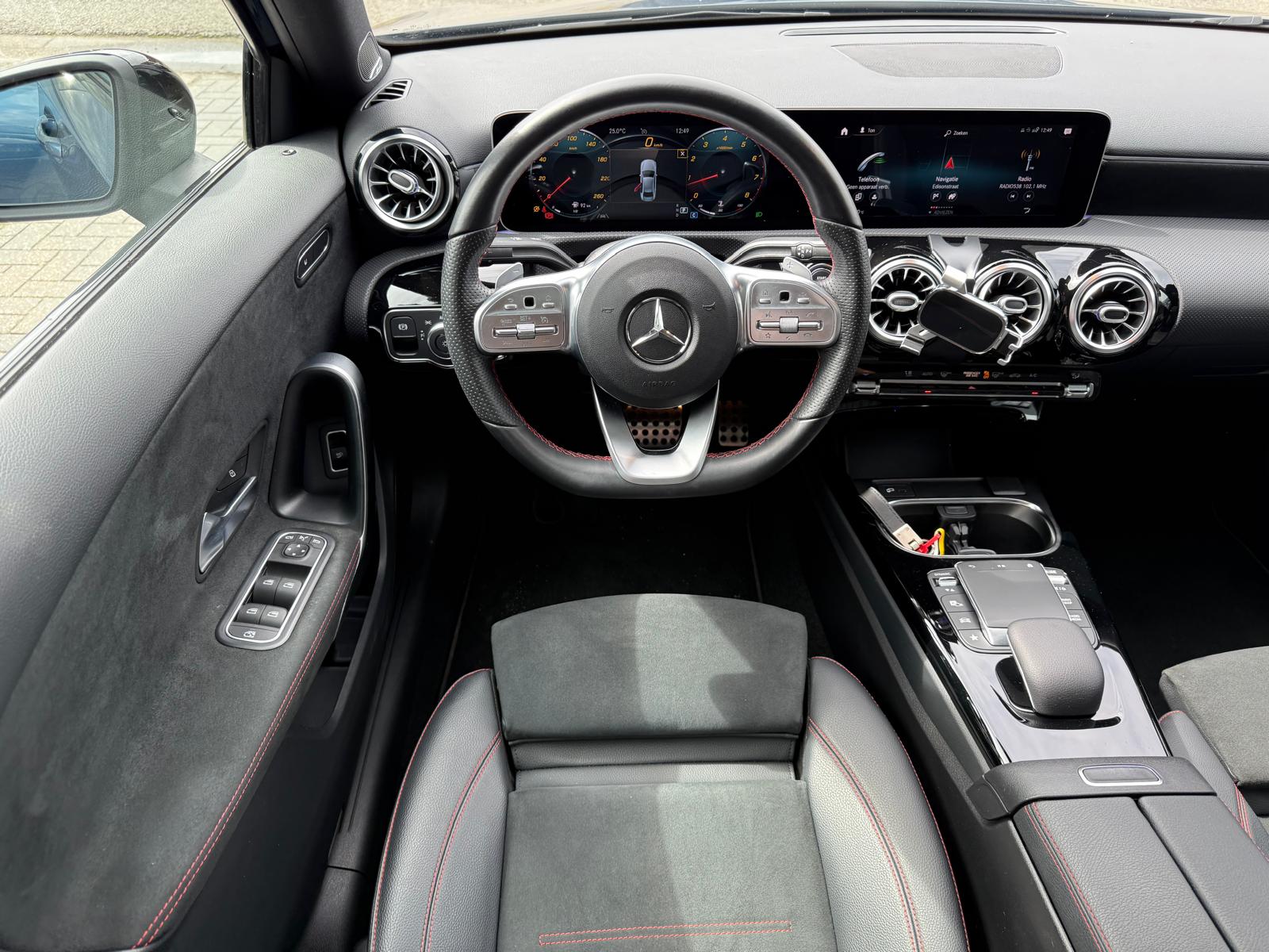 Mercedes-Benz A-klasse 250 Premium Plus | 1E EIGENAAR | 3/6/12 MND GARANTIE | PANO | LED | SFEER | BURMESTER | CARPLAY | CAMERA | NAVI | CRUISE |