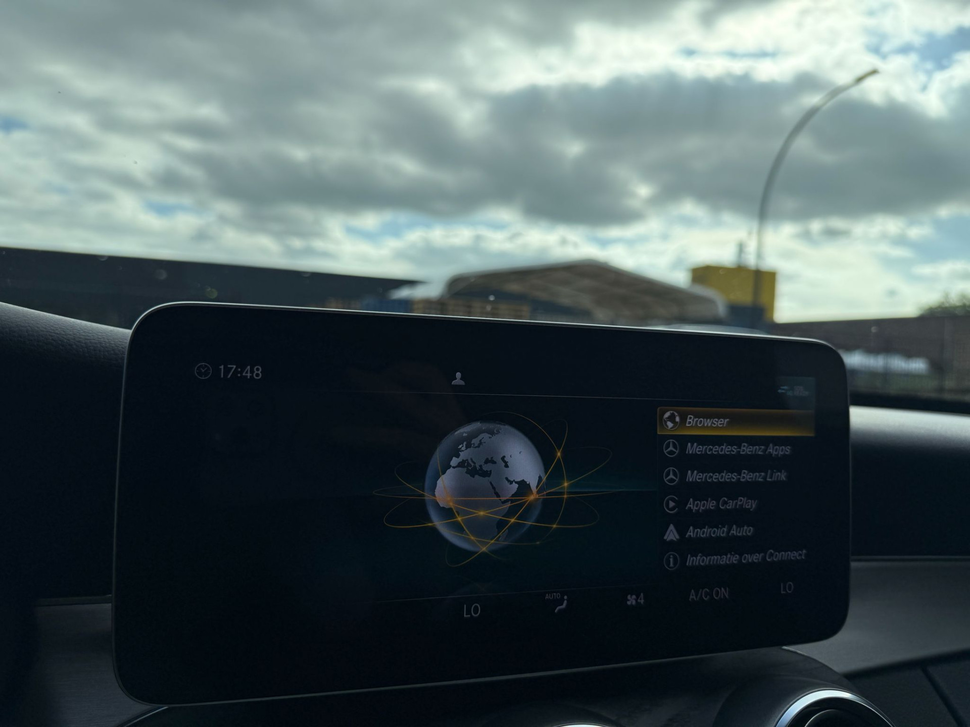 Mercedes-Benz C-klasse 300 e Advantage Pack | 3/6/12MND GARANTIE | AUTOMAAT | CRUISE | LED | LEDER | 360 CAMERA | SFEER | CARPLAY | NAVI |