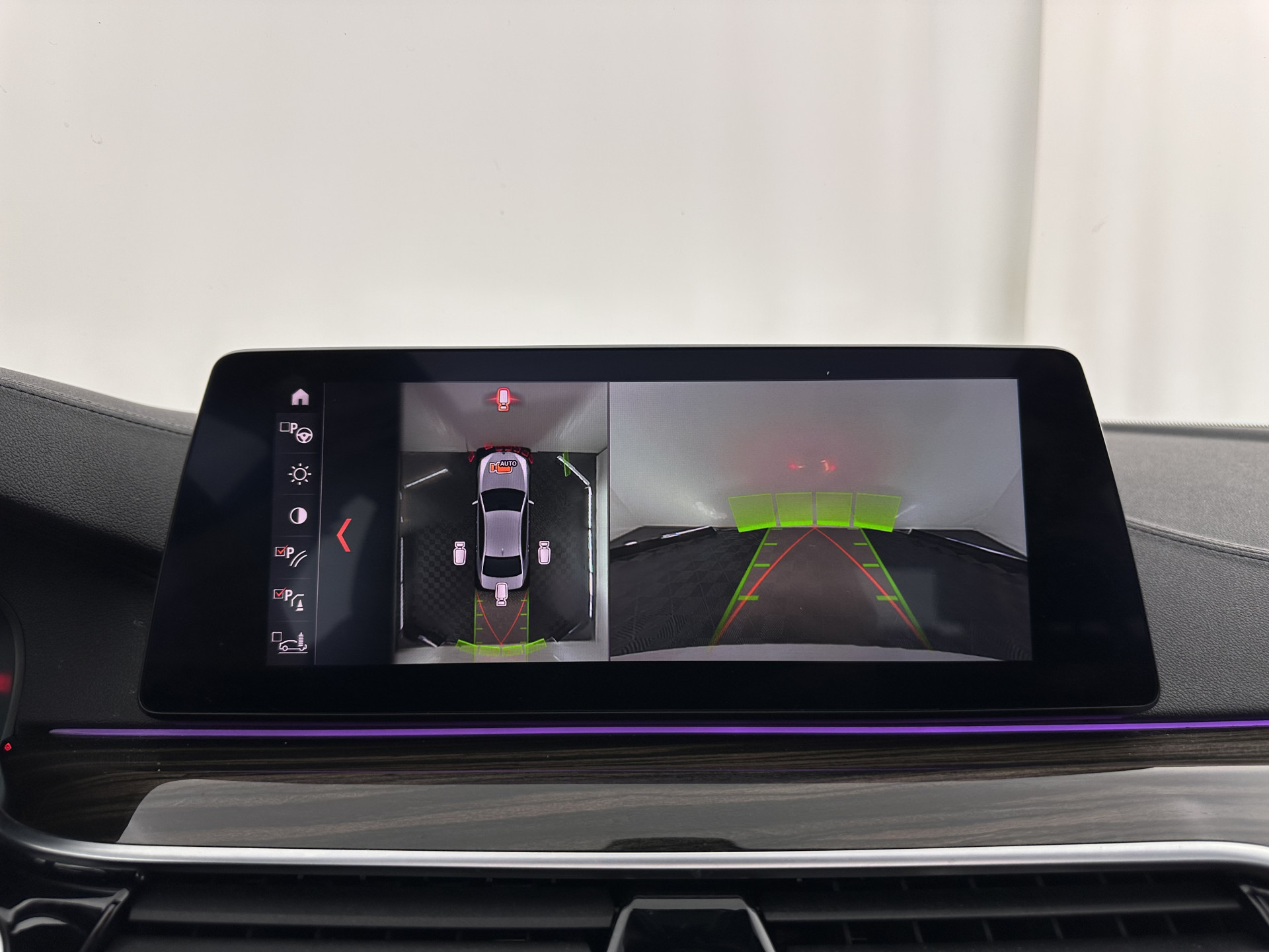 BMW 5-serie 530e iPerformance High Executive (Plug-in) Aut.*PANO | LEATHER | FULL-LED | TOPVIEW | KEYLESS | HARMAN/KARDON | BLINDSPOT | MEMORY-PACK | HEATED-COMFORTSEATS | DIGI-COCKPIT | AMBIENTLIGHT | NAVI-FULLMAP | 20''ALU*