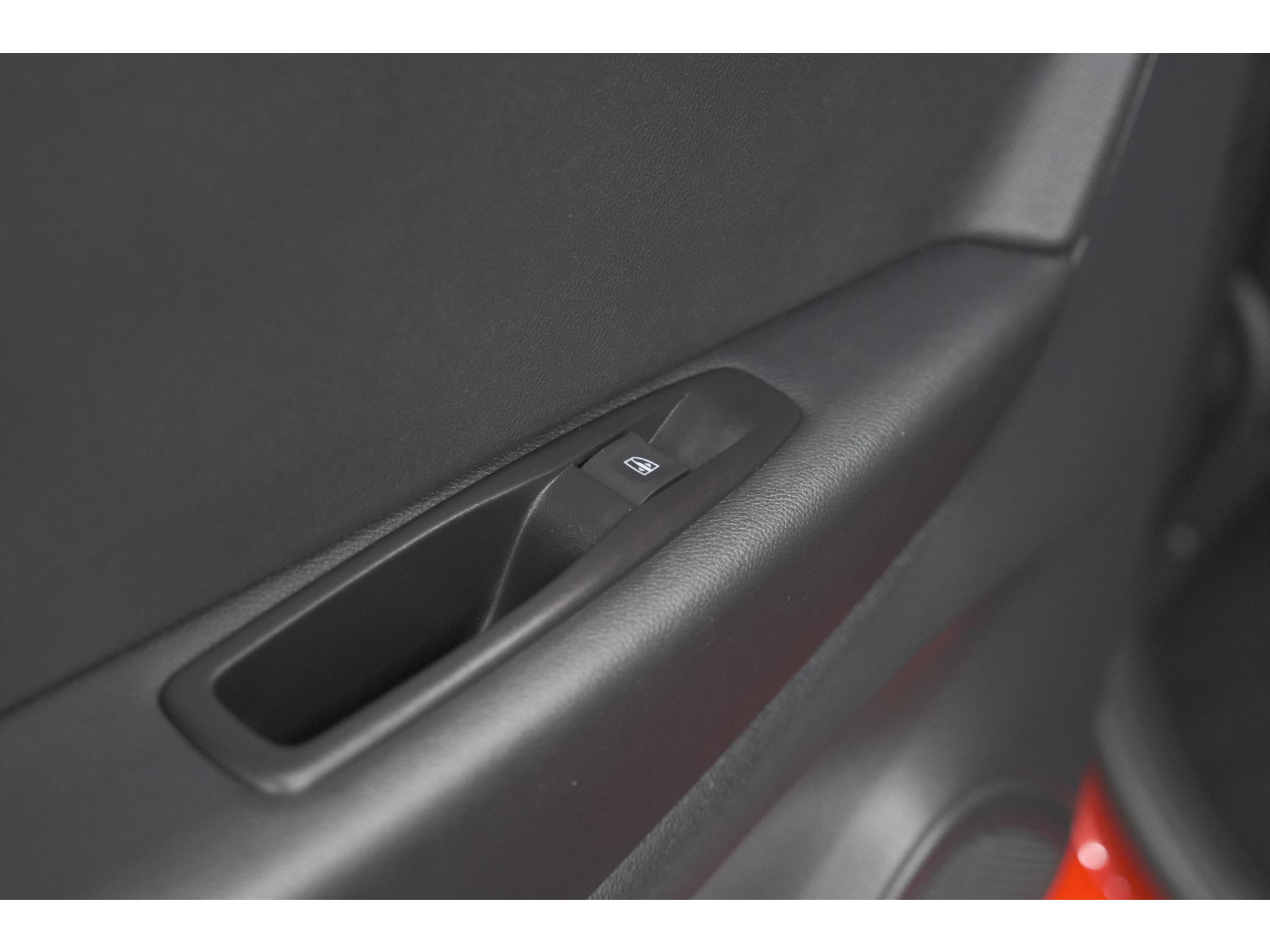 Renault Captur TCe 120 EDC Intens | Trekhaak | Camera | Navigatie | Parkeersensoren