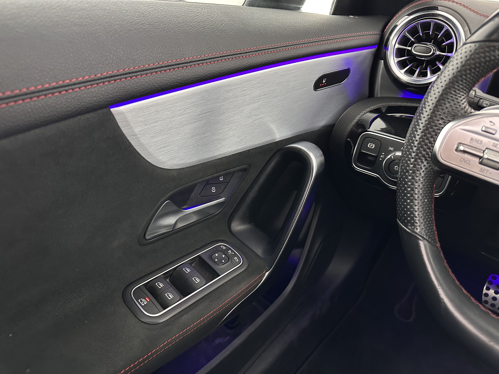 Mercedes-Benz CLA-klasse Shooting Brake 180 AMG-Line Business Solution (INCL-BTW) *PANO | LEATHER-MICROFIBRE | FULL-LED | AMBIENTLIGHT | BLINDSPOT | HEATED-SPORTSEATS | WIDESCREEN-DIGICOCKPIT | DAB+ | NAVI-FULLMAP | CAMERA | PRIVACYGLASS | 18''ALU*