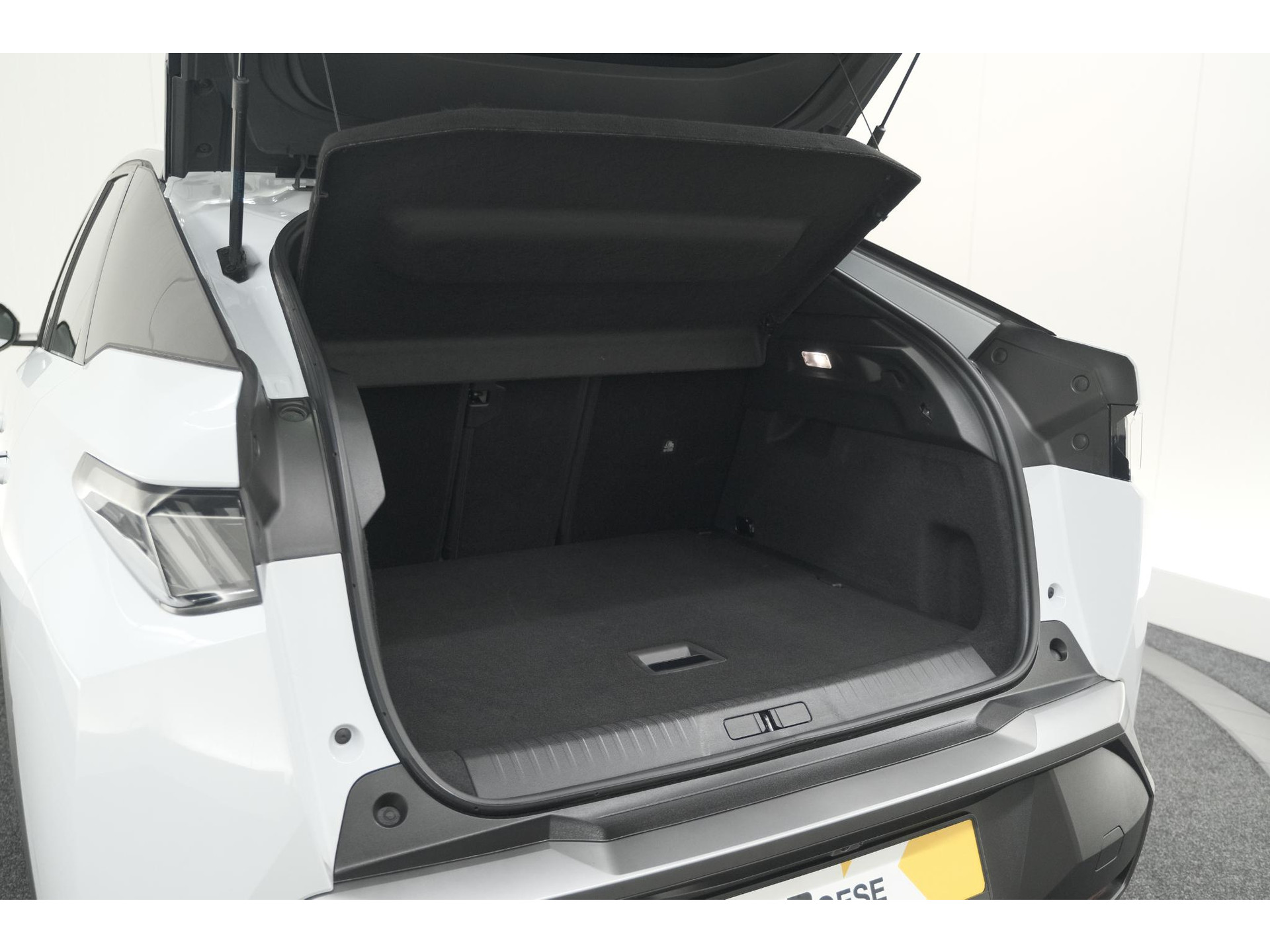 Peugeot 3008 136 Hybrid e-DCS6 Allure | Stoelverwarming | Camera | Apple Carplay