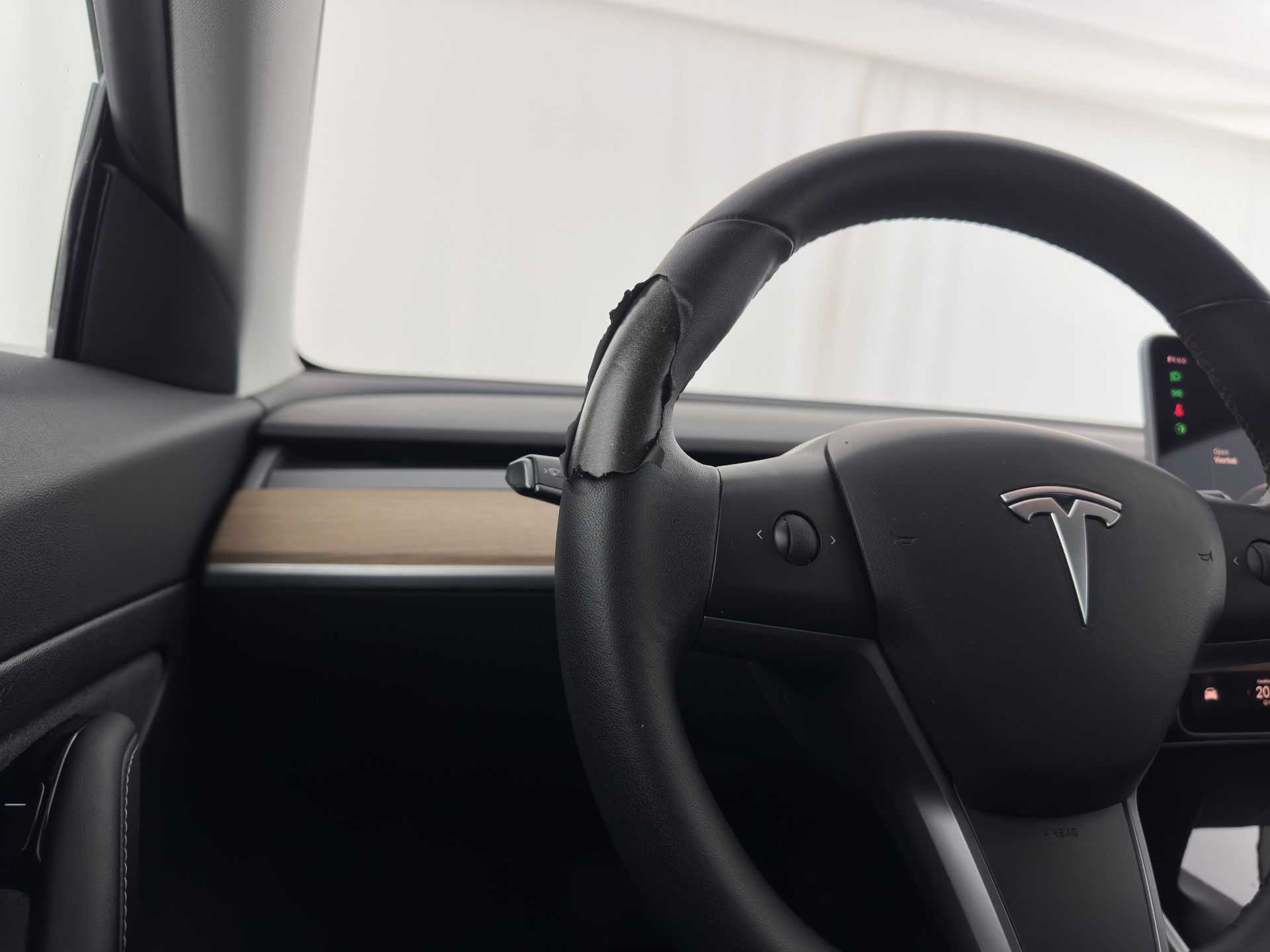 Tesla Model 3 Standard RWD Plus 60 kWh [ 3-Fase ] {SOH-86%} (INCL-BTW) Aut. *PANO | AUTO-PILOT | LEATHER | KEYLESS | FULL-LED | MEMORY-PACK | SURROUND-VIEW | DAB | CARPLAY | DIGI-COCKPIT | LANE-ASSIST | COMFORT-SEATS | 18"ALU*