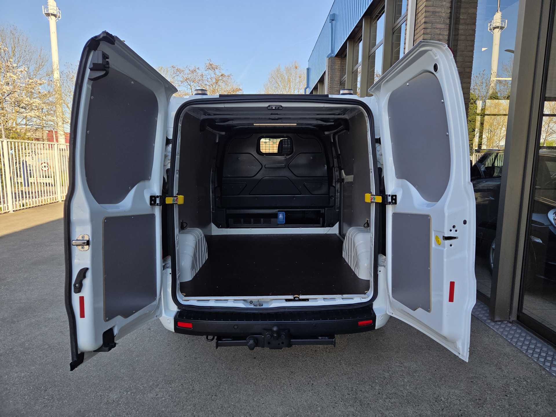 Ford Transit Custom 2.0 TDCI Automaat  Trend Airco Cruisecontrol Navi Trekhaak Verwarmde stoel