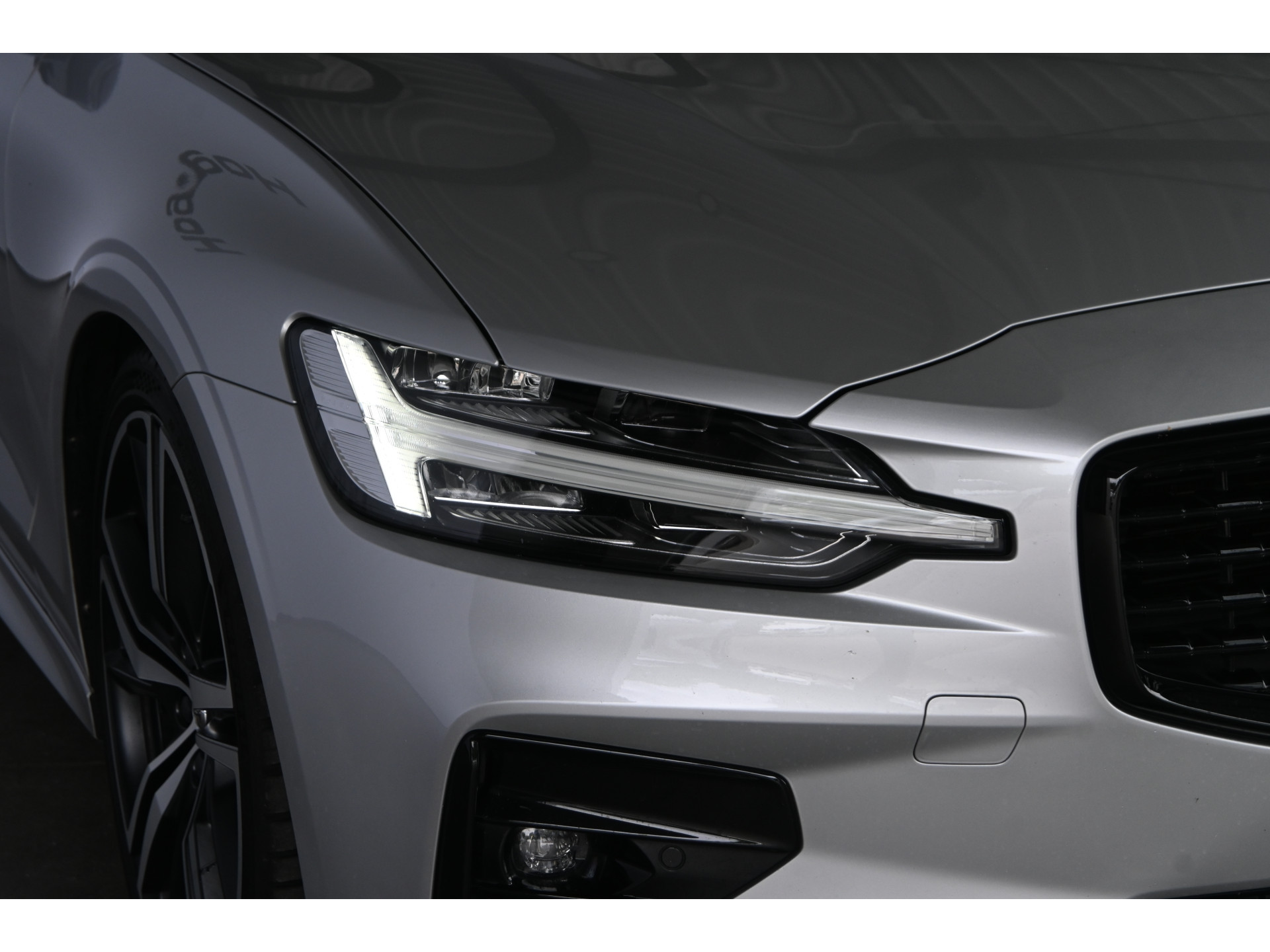 Volvo V60 2.0 B4 R-Design Navigatie Carplay Stoel/Stoelverwarming Virtual Goed Onderhouden! Inruil Mogelijk!