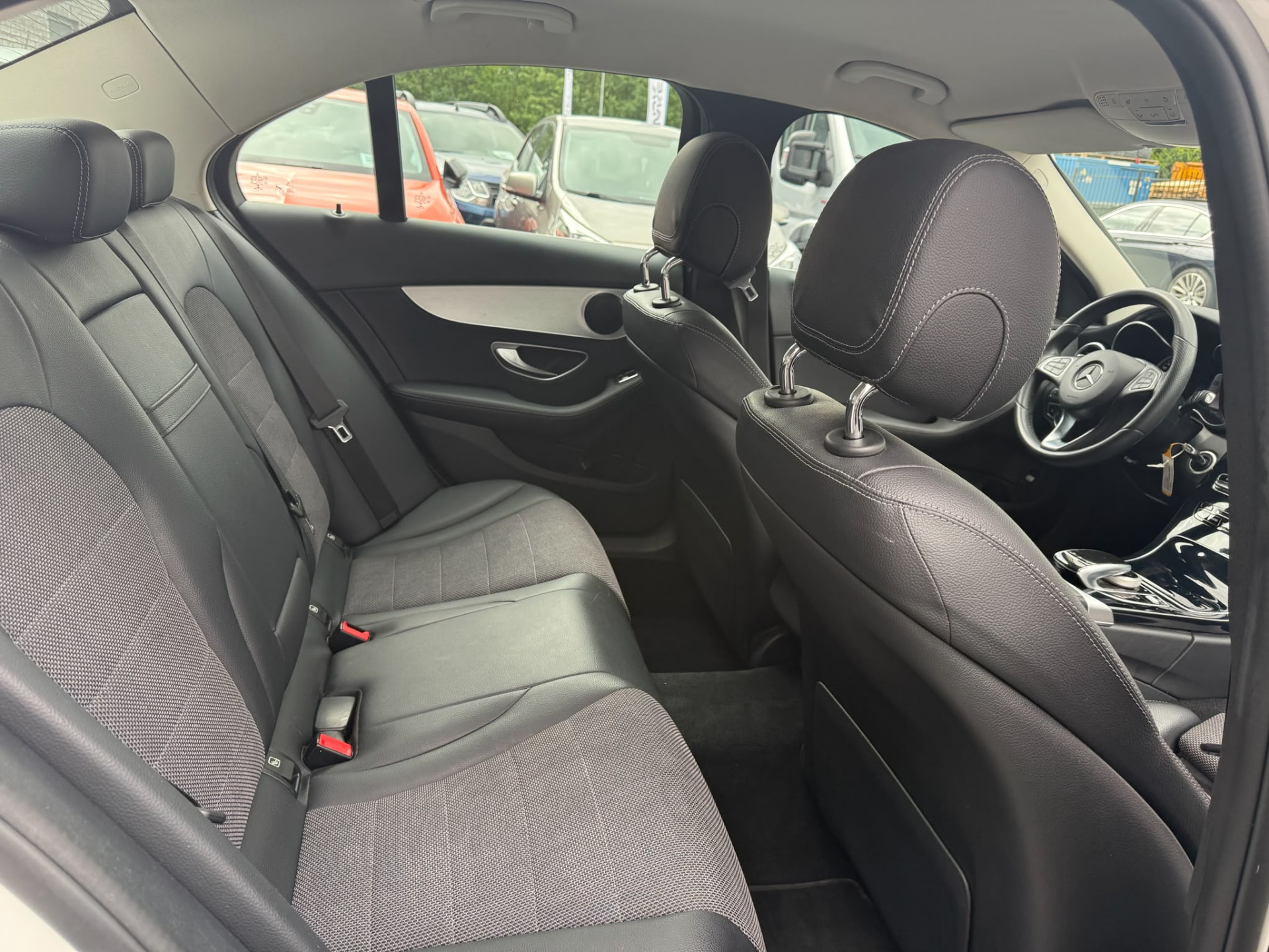 Mercedes-Benz C-klasse 200 Premium Plus | 1E EIGENAAR | 3/6/12MND GARANTIE| LED | CRUISE | SFEER | STOELVERWM. | NAVI |