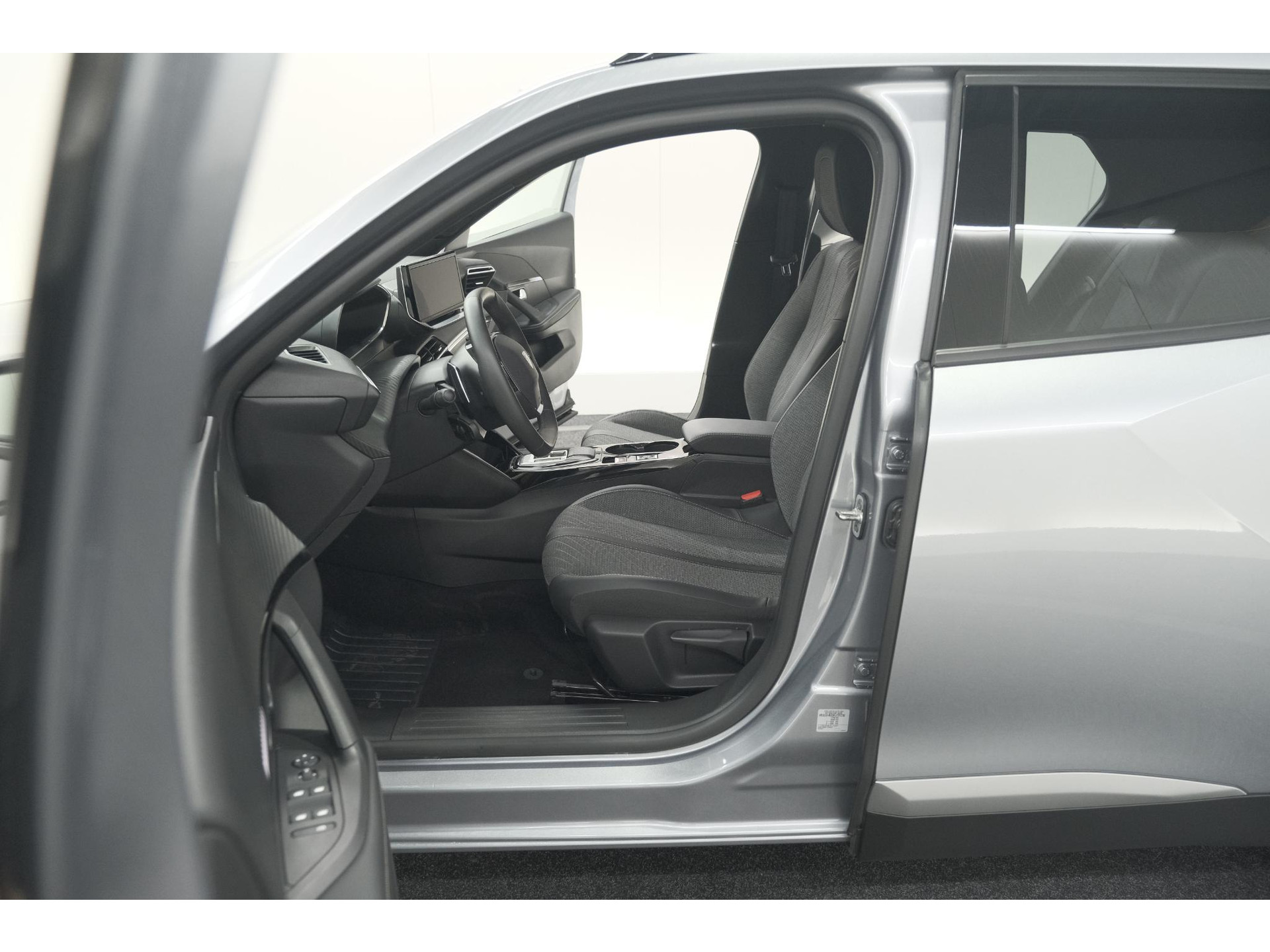 Peugeot 2008 PureTech 130 EAT8 Allure | Camera | Navigatie | Parkeersensoren | Apple Carplay