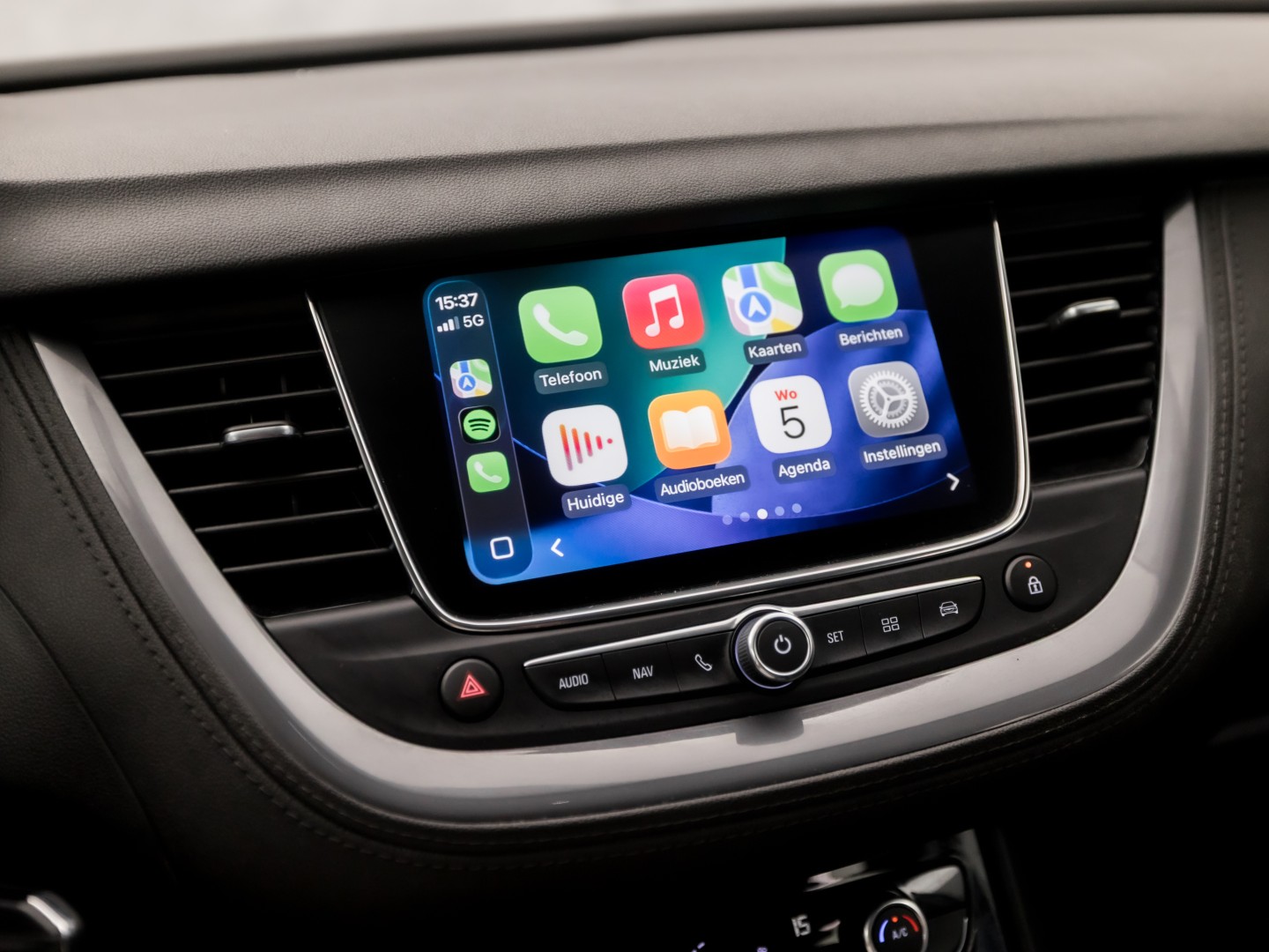Opel Grandland X 1.2 Innovation Turbo Sport (APPLE CARPLAY, GROOT NAVI, CLIMATE, LEDER, CAMERA, SPORTSTOELEN, GETINT GLAS, CRUISE, NIEUWSTAAT)