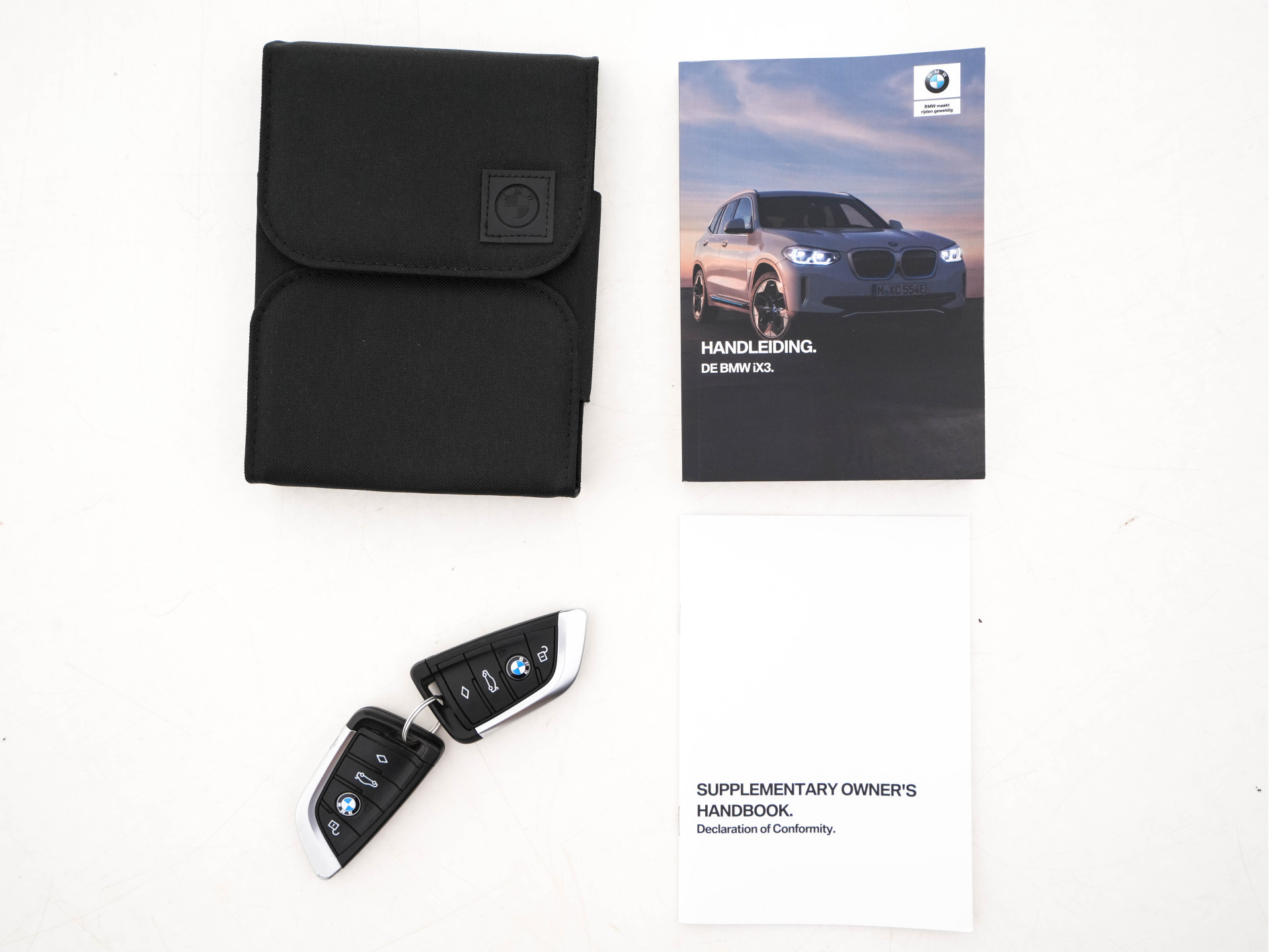 BMW iX3 High Executive 80 kWh [ 3-Fase ] {SOH-100%} (INCL-BTW) *PANO | LEATHER | FULL-LED | DAB | CARPLAY | ADAPTIVE-CRUISE | DIGI-COCKPIT | BLINDSPOT | HARMAN/KARDON-SOUNDSYTEM | HEAD-UP | KEYLESS | TOP-VIEW | SPORT-SEATS | TOWBAR  | .