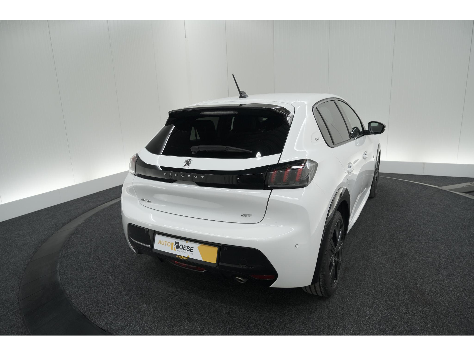 Peugeot 208 PureTech 100 GT | Camera | Navigatie | Sfeerverlichting | Apple Carplay | Parkeersensoren