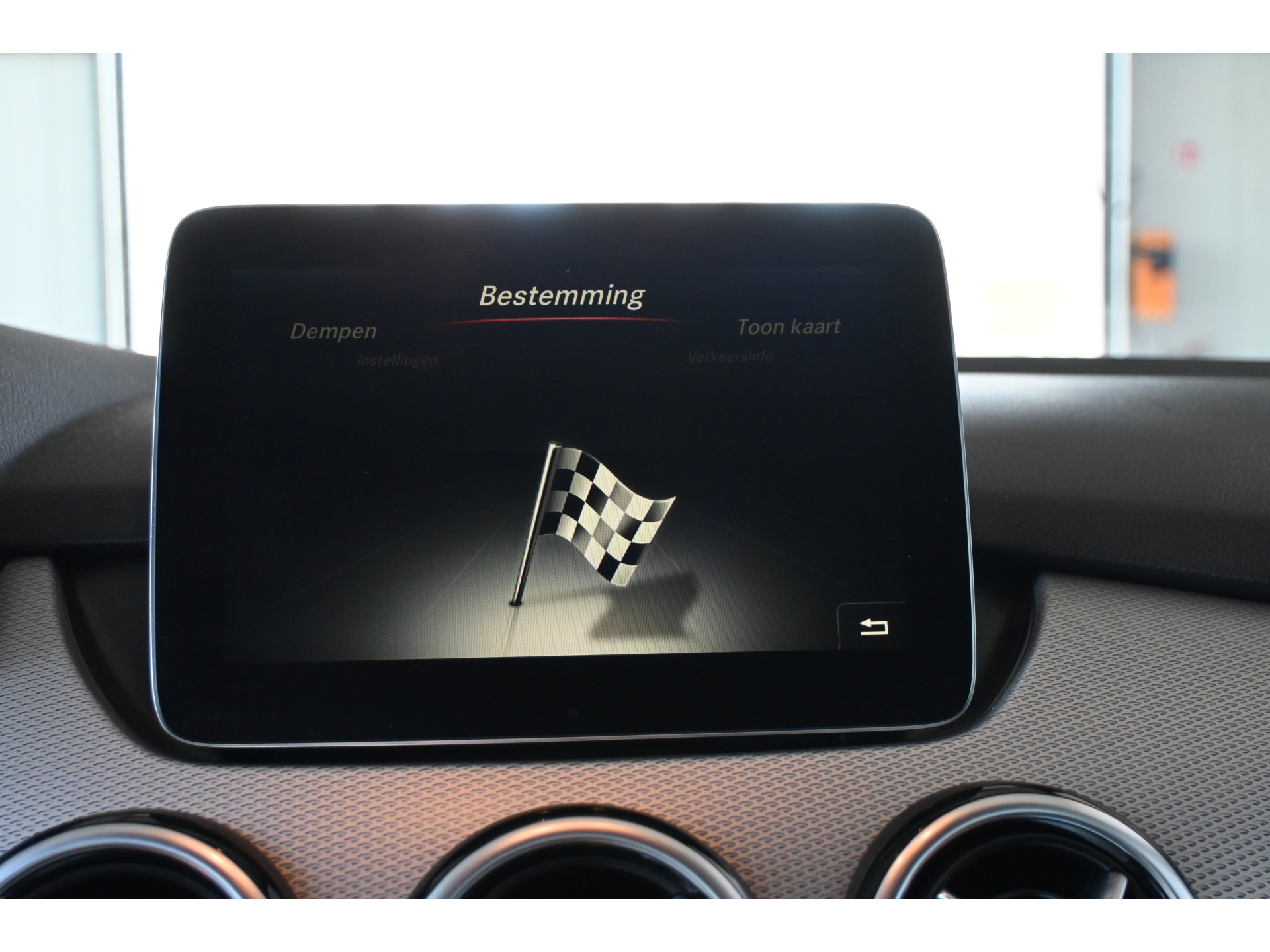 Mercedes-Benz B-klasse 180 Ambition Automaat Clima Navigatie LED Rijklaarprijs! Inruil Mogelijk!