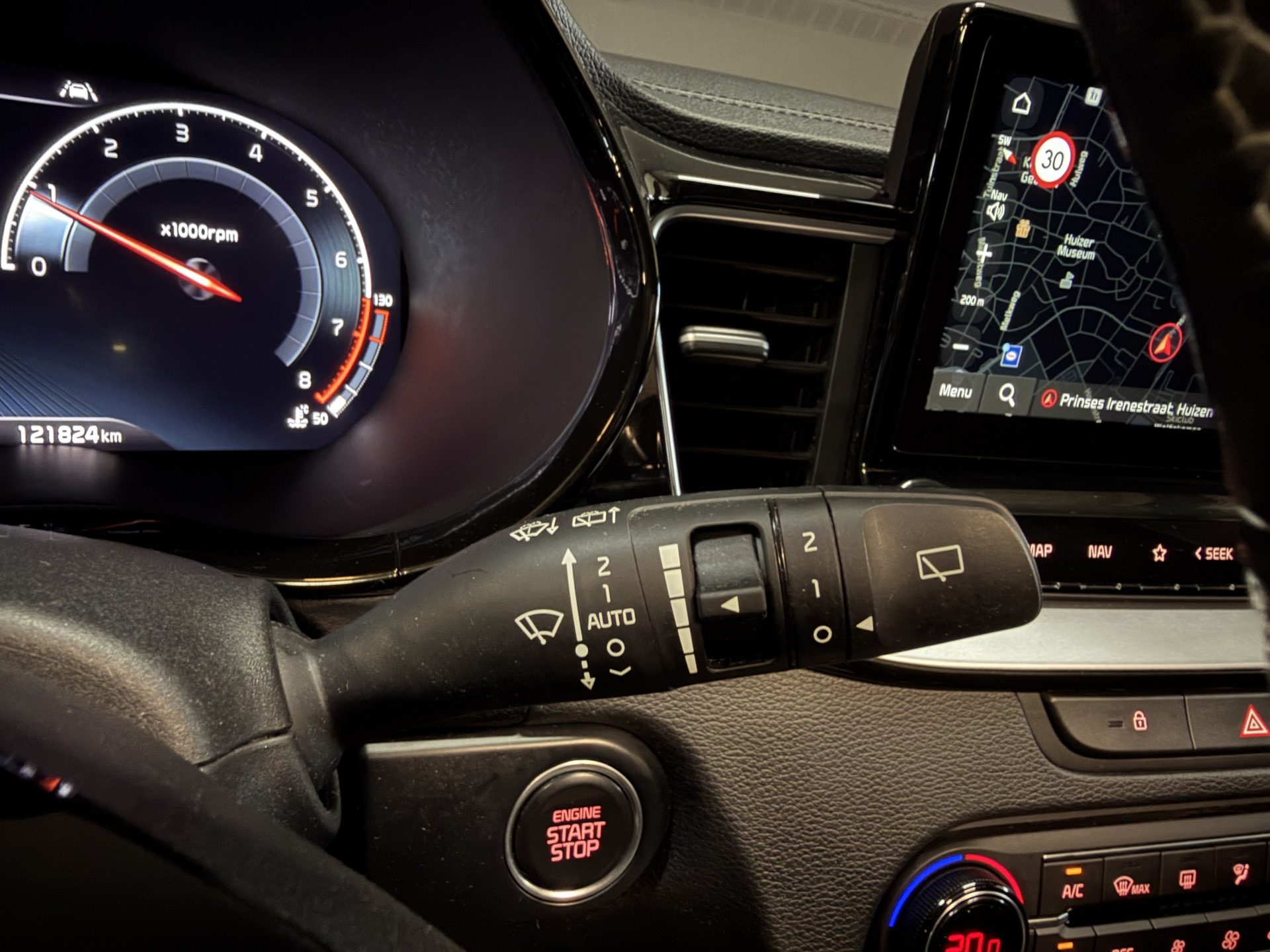 Kia Ceed Sportswagon 1.0 T-GDi GT-Line | Panoramadak | Dealer onderhouden | Camera | Afn. Trekhaak | Stoel/stuurverwarming | Carplay