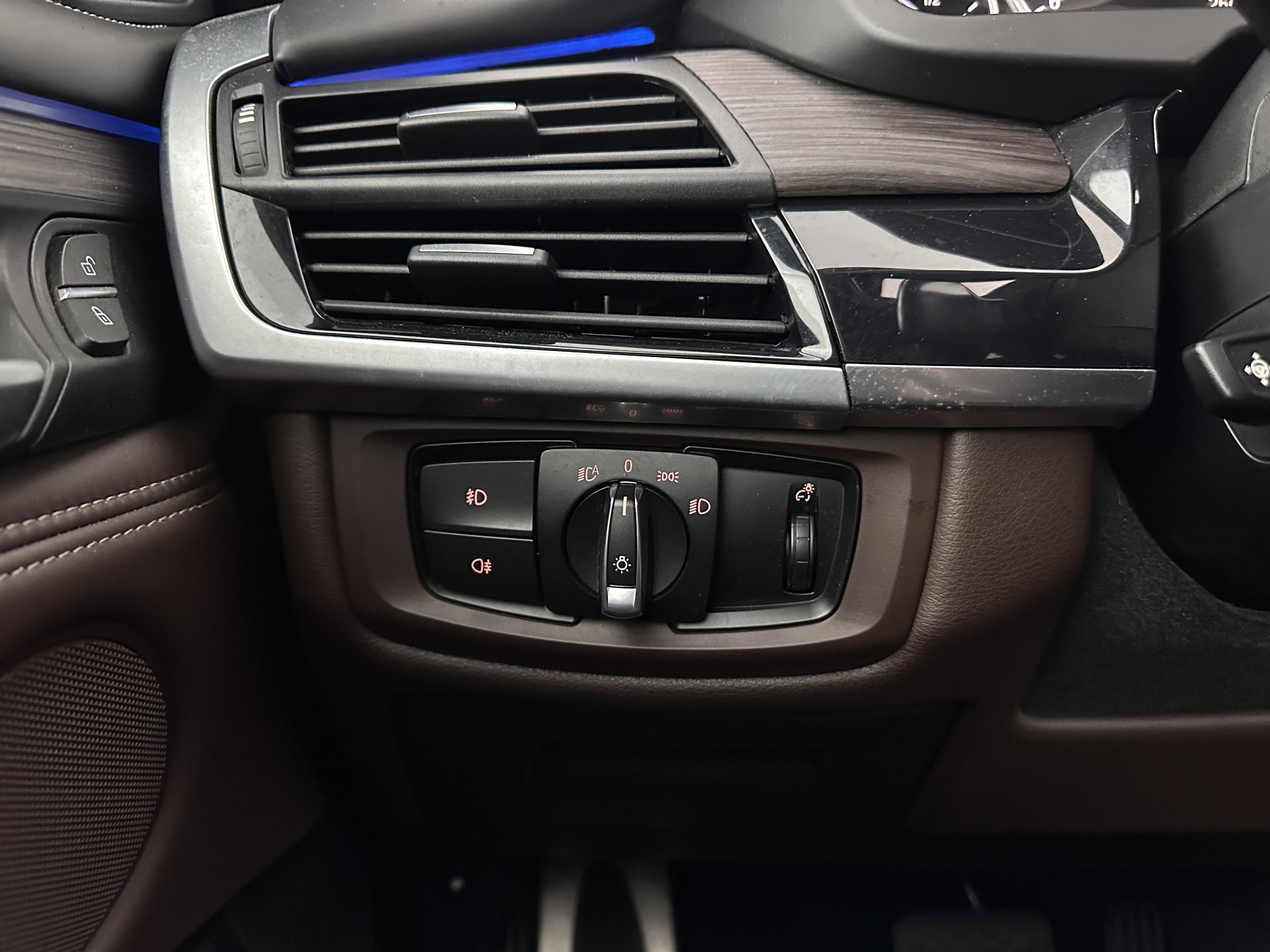 BMW X5 (Plug-In) xDrive40e M-Sportpack iPerformance High Executive Aut. *PANO | LEATHER | FULL-LED | MEMORY-PACK | BLINDSPOT | CAMERA | HIFI-SOUND | NAVI-FULLMAP | SHIFT-PADDLES | PRIVACYGLASS | ECC | HEAD-UP | PDC | CRUISE | 20''ALU*