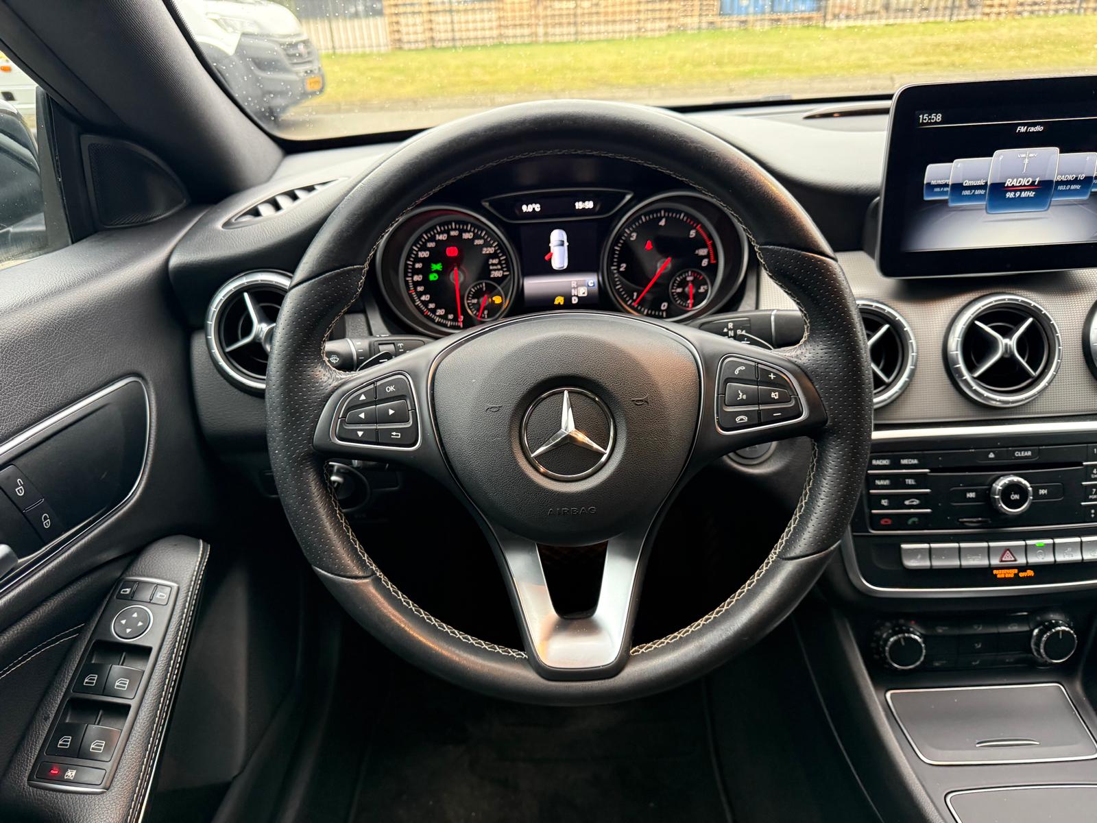 Mercedes-Benz CLA-klasse Shooting Brake 180 d Business Solution | 1E EIGENAAR | 3/6/12MND GARANTIE | AUTOMAAT | AIRCO | CRUISE | NAVI | LMV | LED | TREKHAAK |