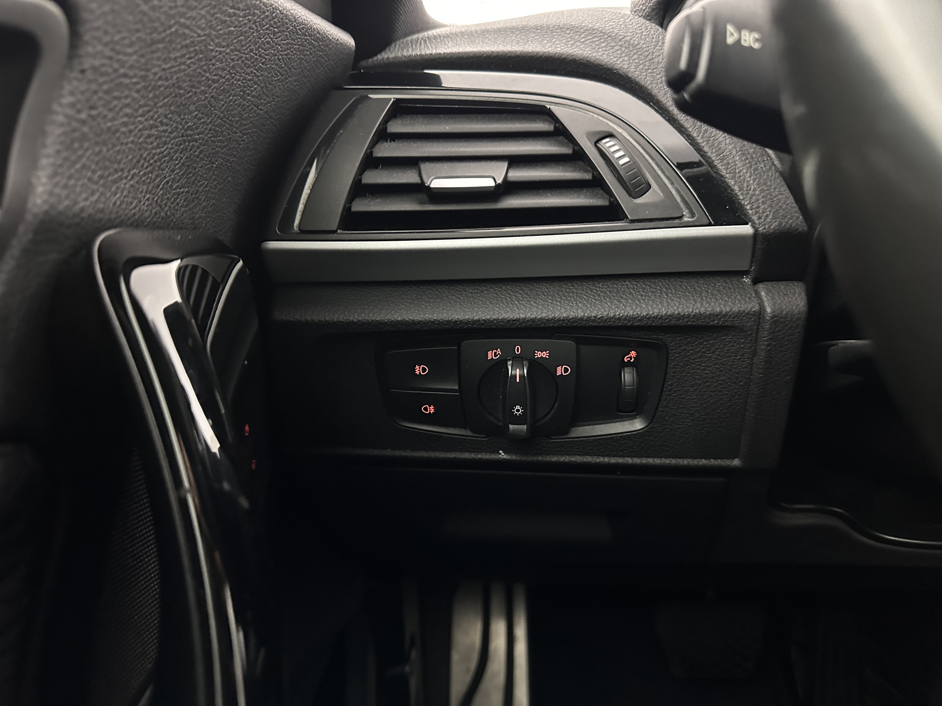 BMW 2-serie Coupé 220d xDrive M-Sportpack Executive Aut. *XENON | ALCANTARA | HEATED-SPORTSEATS | HARMAN/KARDON | KEYLESS | NAVI-FULLMAP | PRIVACYGLASS | SHIFTPADDLES | ECC | PDC | CRUISE | 18''ALU*