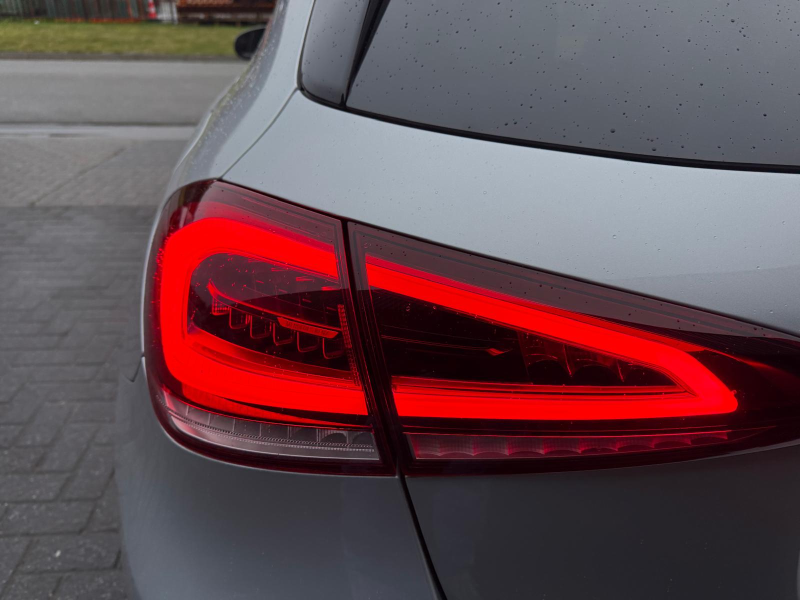 Mercedes-Benz A-klasse 180 Business Solution | 3/6/12MND GARANTIE | NAVIGATIE | CRUISE |LED | DAB | PDC | LMV | GOED ONDERHOUDEN |
