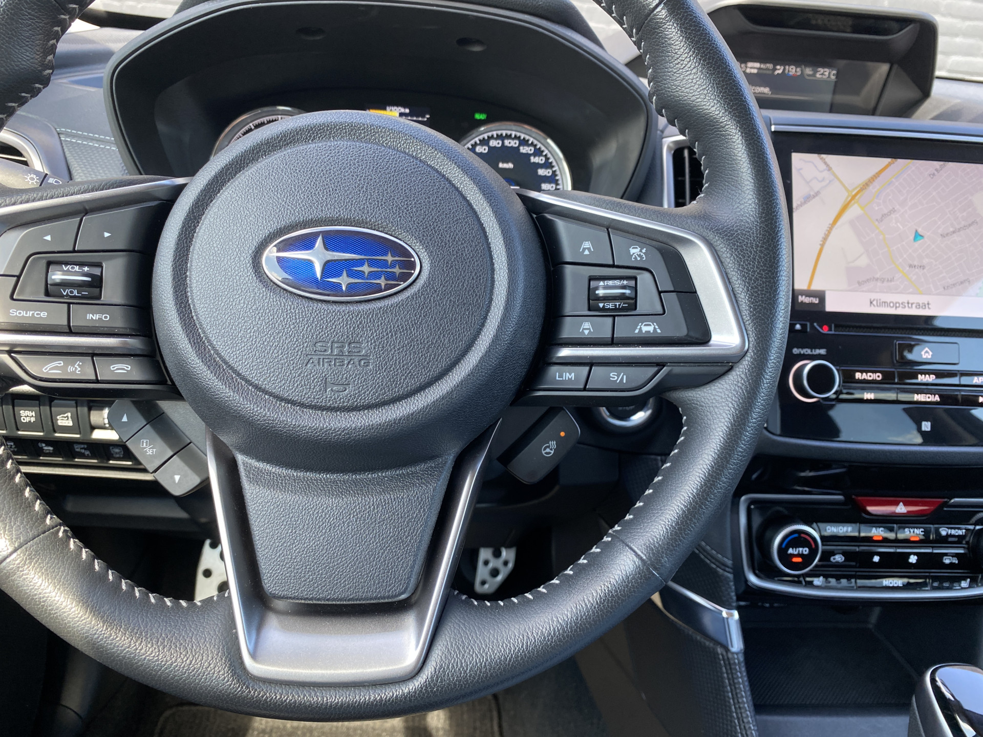 Subaru Forester 2.0i e-BOXER Luxury AUT. | dealer onderh. | leder interieur | trekhaak | adapt. cruise | carplay | memory seat