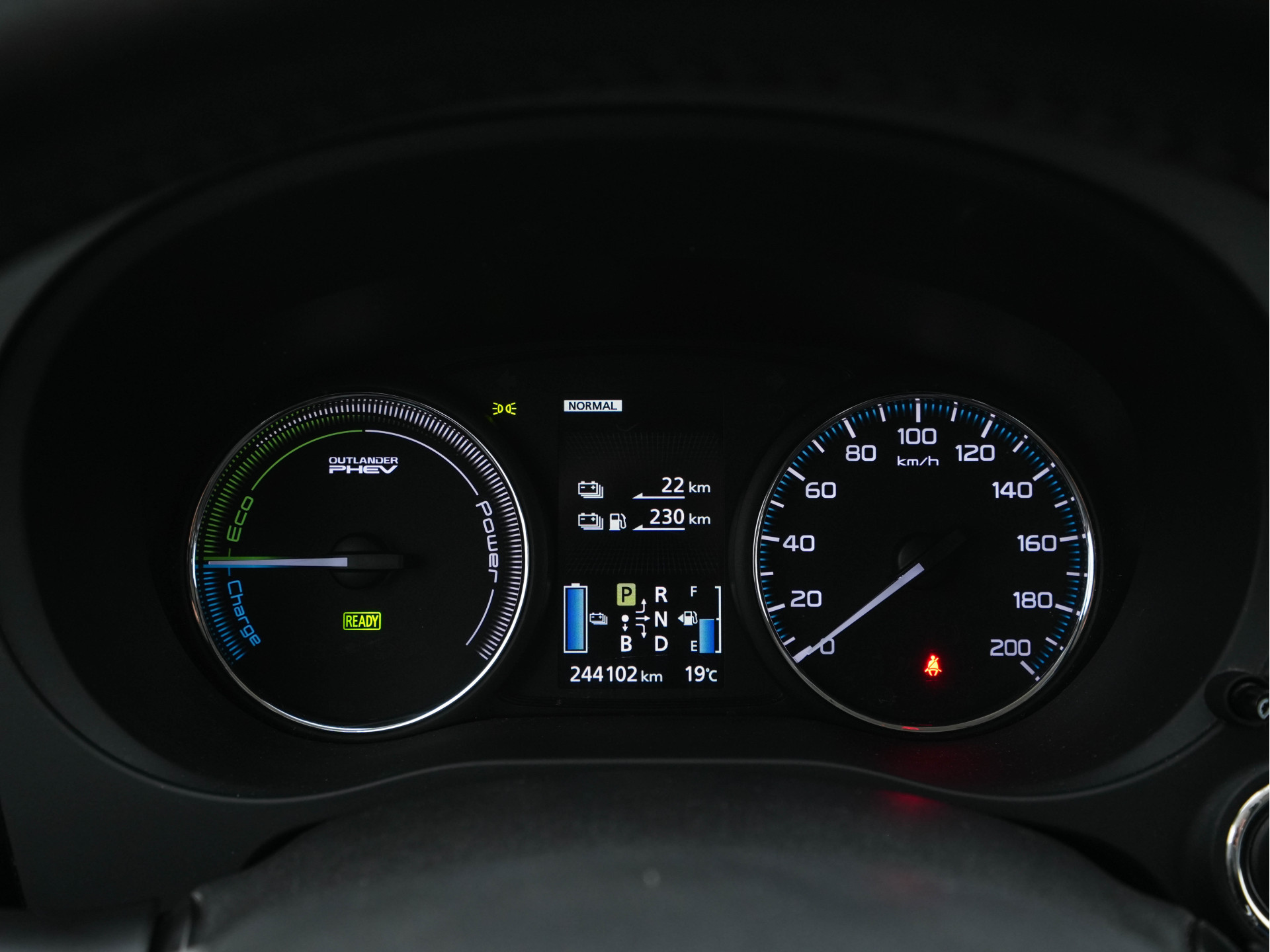 Mitsubishi Outlander 2.0 PHEV Executive Edition AWD Aut. *LEATHER-FABRIC | XENON | NAVI-FULLMAP | CAMERA | KEYLESS | DAB+ | ROCKFORD-AUDIO | COMFORT-SEATS | PRIVACY-GLASS | SHIFT-PADDLES |  18''ALU*