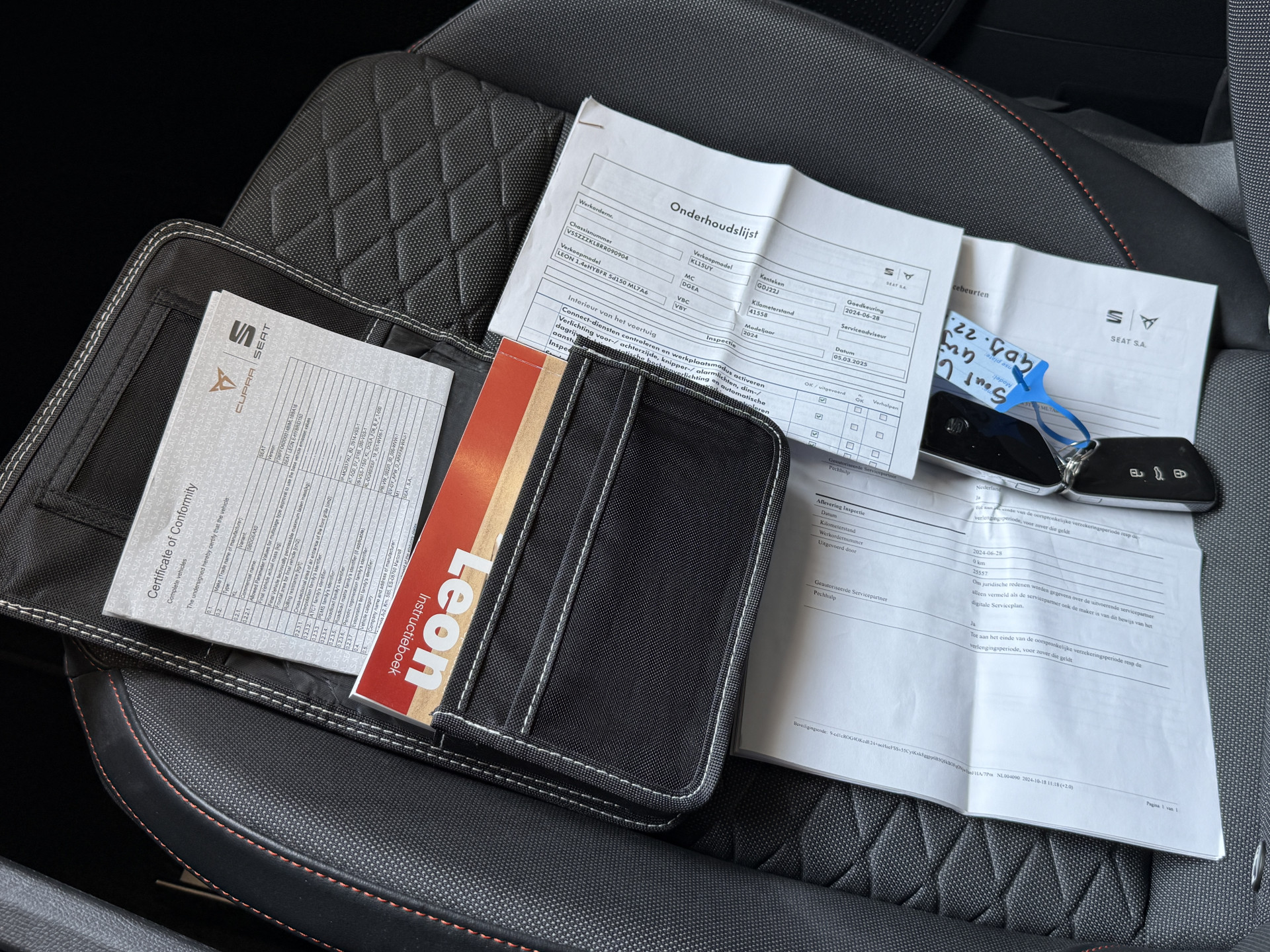 SEAT Leon 1.4 TSI eHybrid PHEV FR Business Intense | Keyless | Apple Carplay | Stoel/Stuurverwarming | Camera