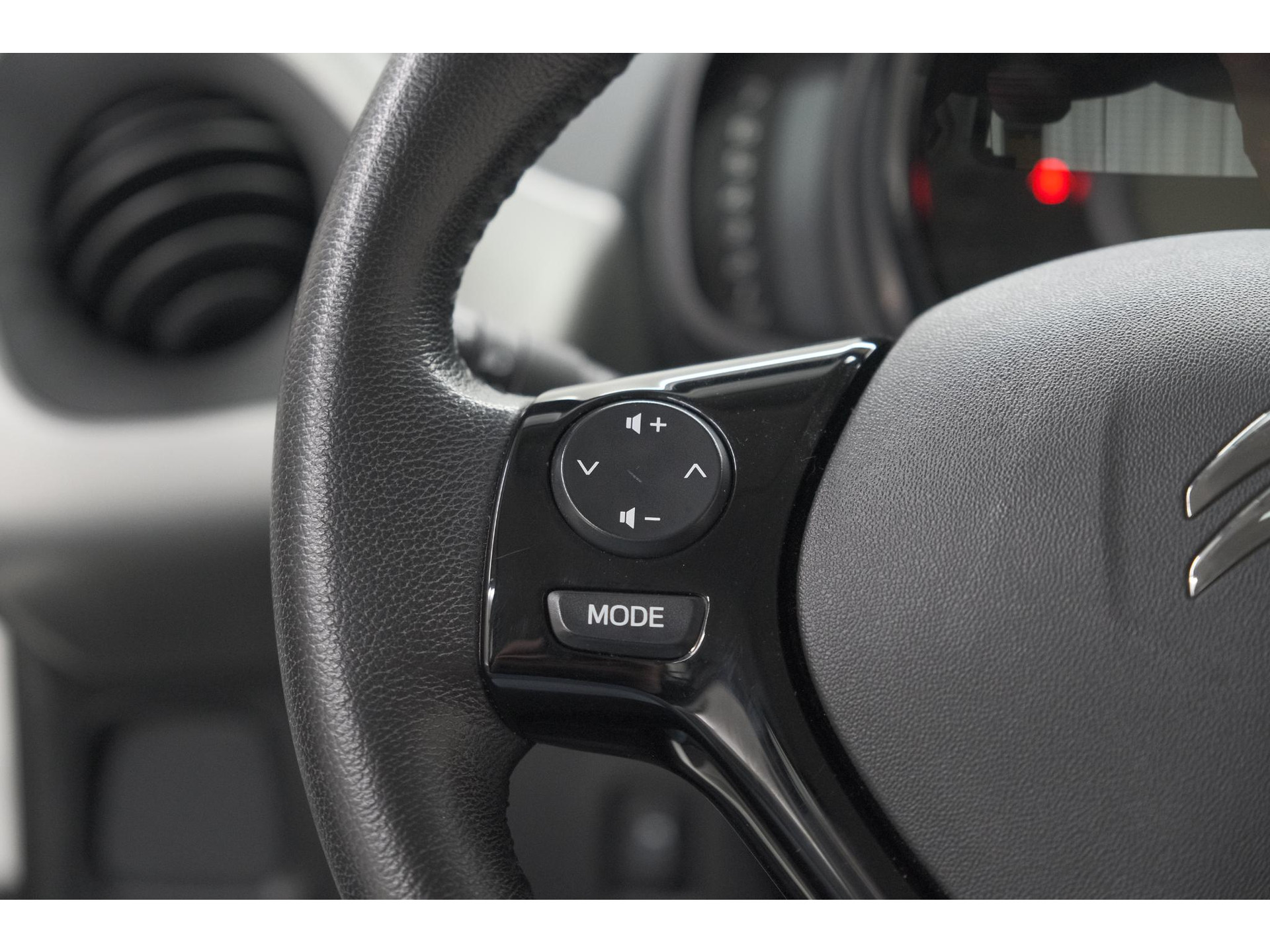 Citroen C1 1.0 e-VTi Feel | Camera | Airco | Lichtmetalen Velgen | DAB | 5 Deurs