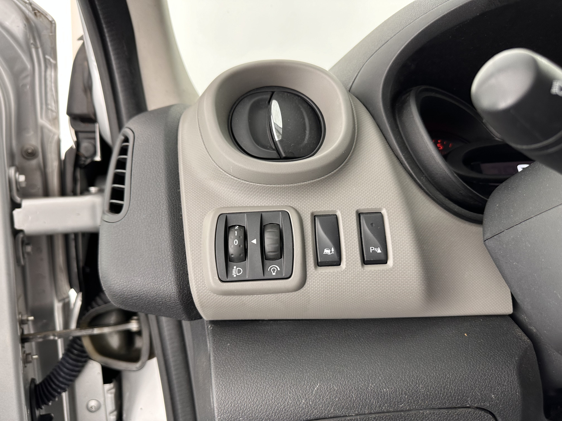 Renault Trafic 1.6 dCi T29 L1H1 Comfort-Pack *NAVI-FULLMAP | AIRCO | CRUISE | 3-PERS | PDC | 1.260 Kg-Cargo-Capacity*