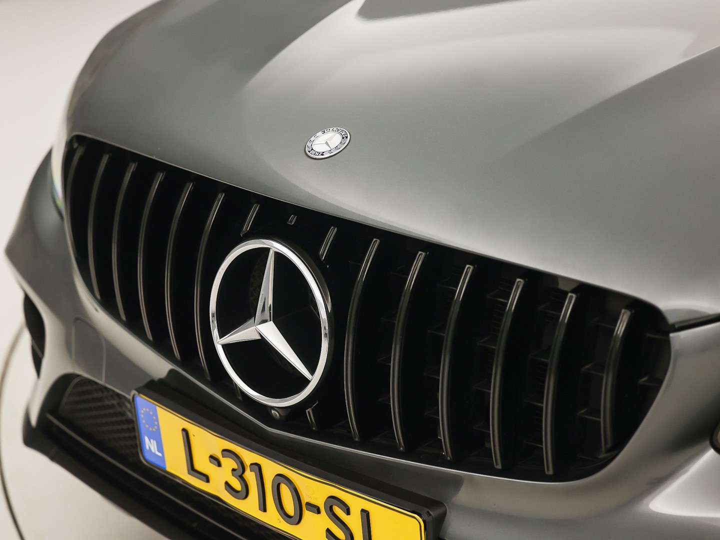 Mercedes-Benz GLC 250 4MATIC Edition 1 AMG Sport 211Pk Automaat (SCHUIFDAK, LUCHTVERING, GROOT NAVI, HEAD-UP DISPLAY, MEMORY SEATS, 360 CAMERA, BURMESTER, STOELVERWARMING ACHTER, TREKHAAK WEGKLAPBAAR, NIEUWSTAAT)