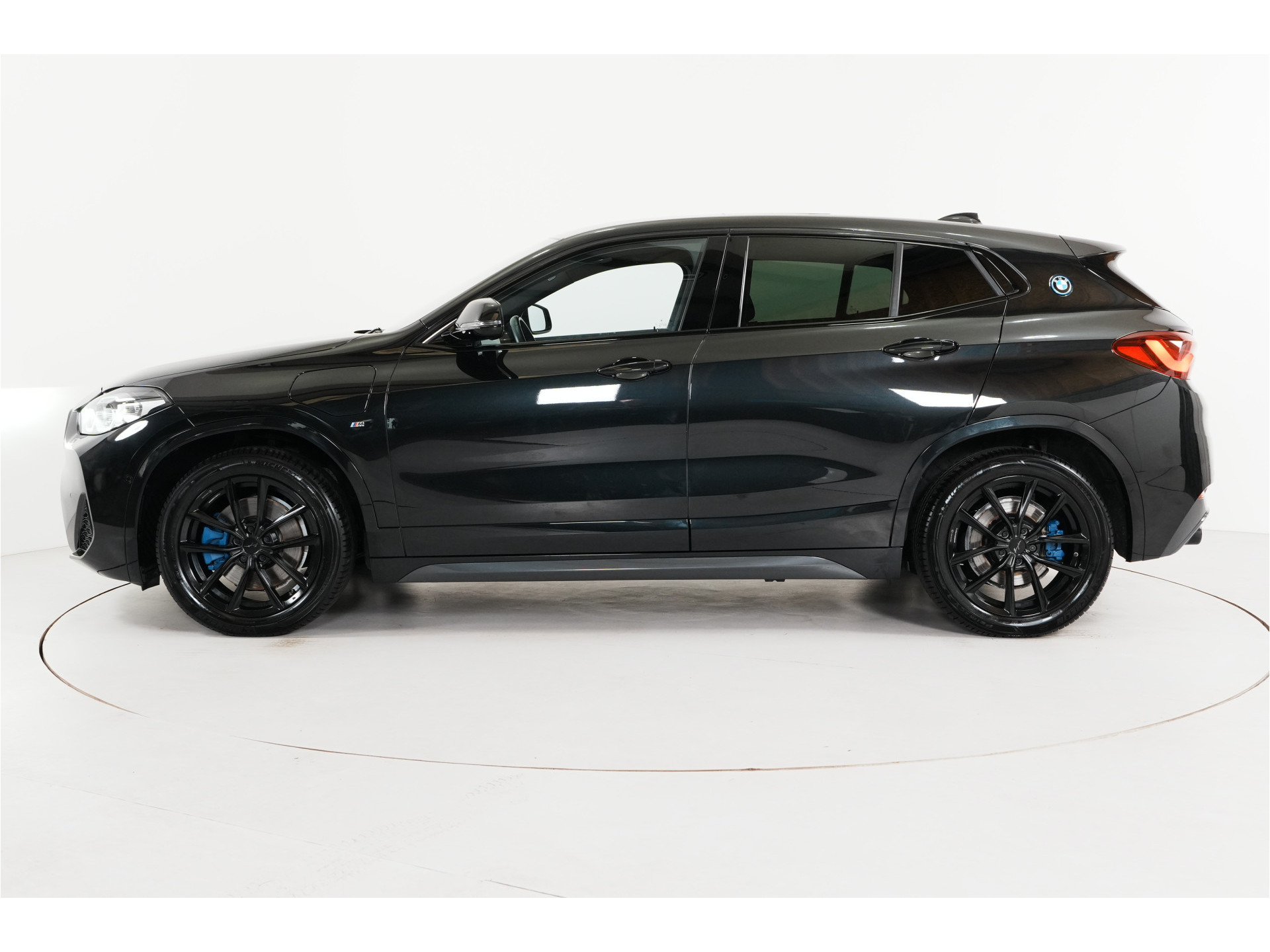BMW X2 xDrive25e PHEV 220 pk | SOH 93% | M Sport | Pano | Leder | Head-up |
