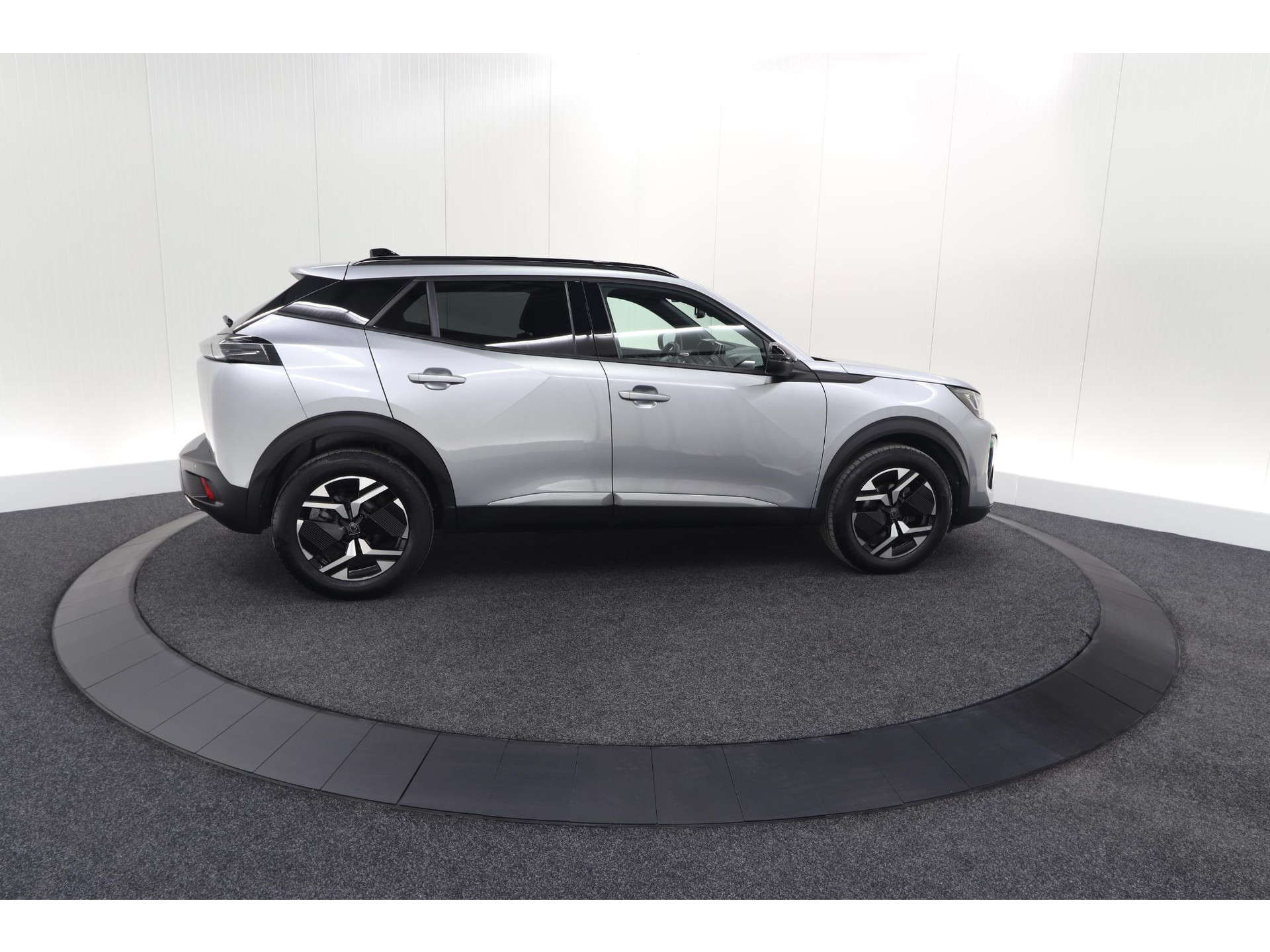 Peugeot 2008 PureTech 130 EAT8 Allure | Camera | Navigatie | Parkeersensoren | Apple Carplay