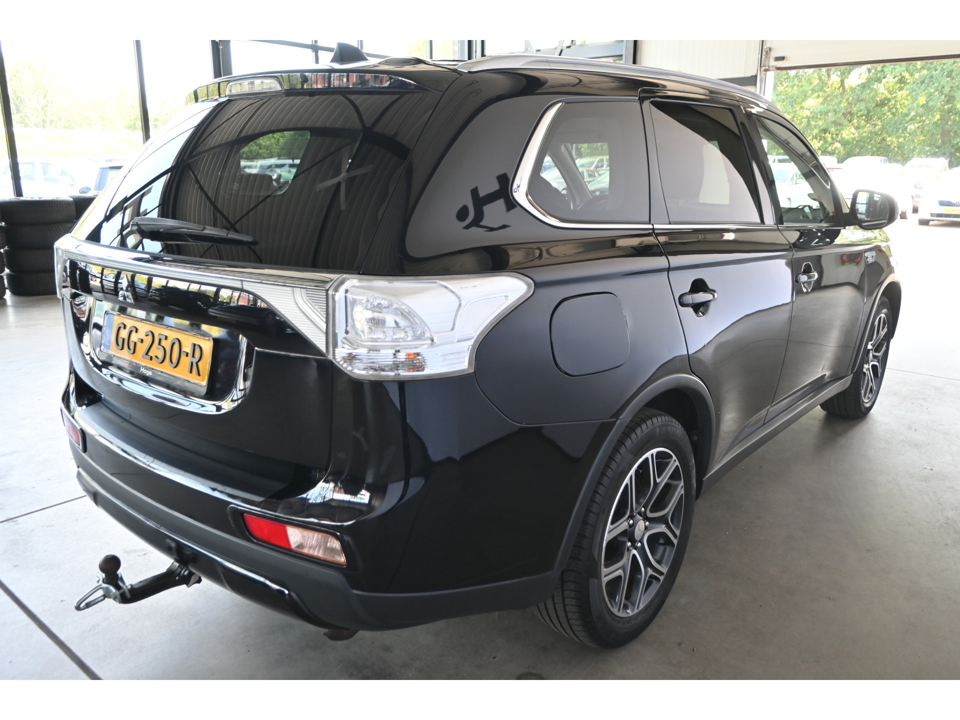 Mitsubishi Outlander 2.0 PHEV Automaat Limited Edition X-Line Navigatie Leder Trekhaak Schuifdak Rijklaarprijs! Inruil Mogelijk!