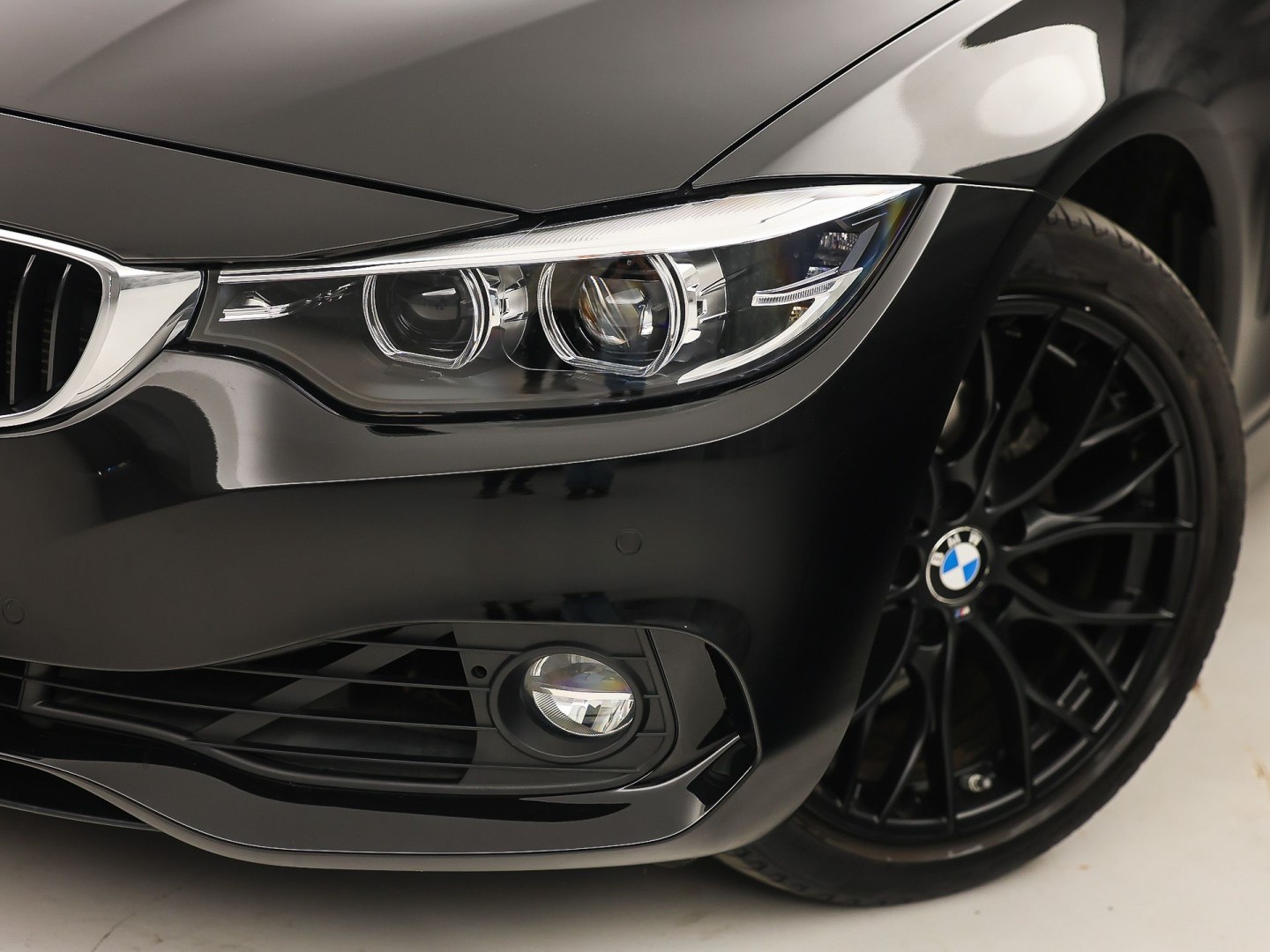 BMW 4-Serie Gran Coupe 418i Executive Sport Black Pack Automaat (NAP, DEALER ONDERHOUDEN, NAVIGATIE, CLIMATE, SPORTSTOELEN, PARKEERSENSOREN, CRUISE, FLIPPERS, NIEUWE APK, NIEUWSTAAT)