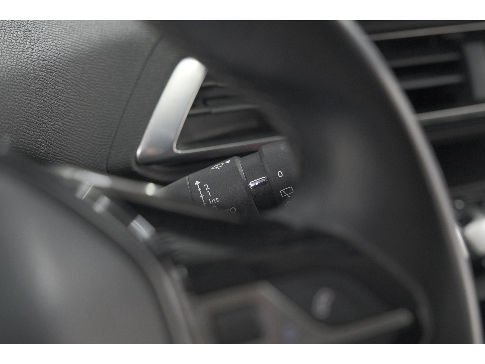 Peugeot 3008 PureTech 130 Allure | Trekhaak | Camera | Dodehoekdetectie | Navigatie