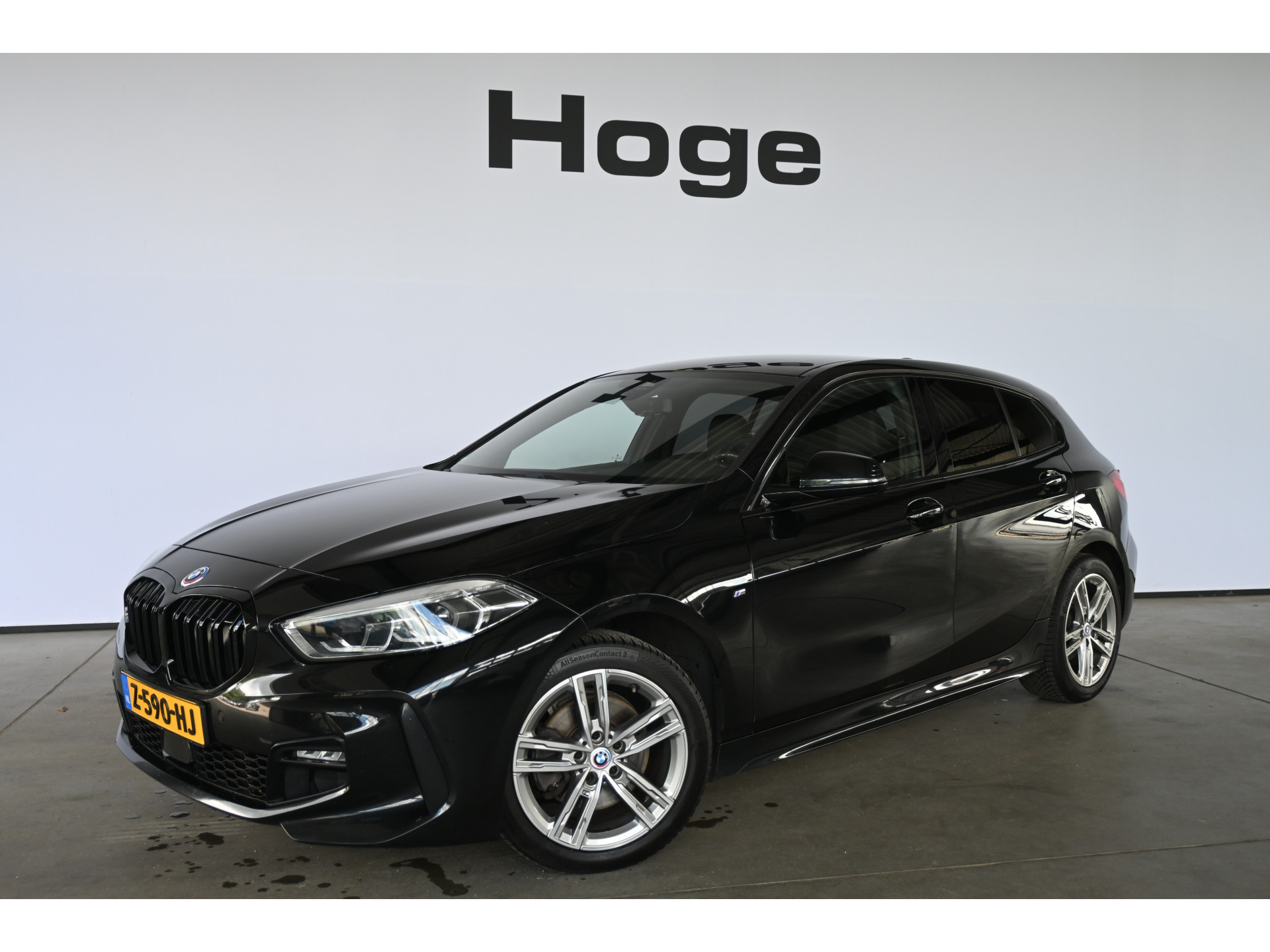 BMW 1-serie 118i High Executive Aut M Sport Navigatie Carplay Dealer Onderhouden! Inruil Mogelijk!