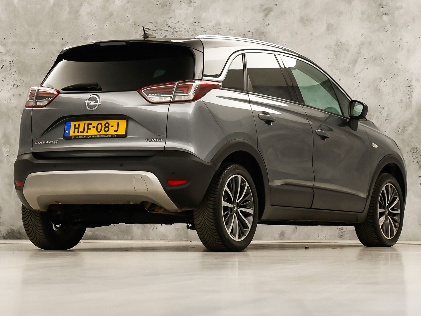 Opel Crossland X 1.2 Turbo Innovation Sport Automaat (APPLE CARPLAY, GROOT NAVI, CLIMATE, STUUR/STOELVERWARMING, SPORTSTOELEN, LEDER, GETINT GLAS, PARKEERSENSOREN, NIEUWSTAAT)
