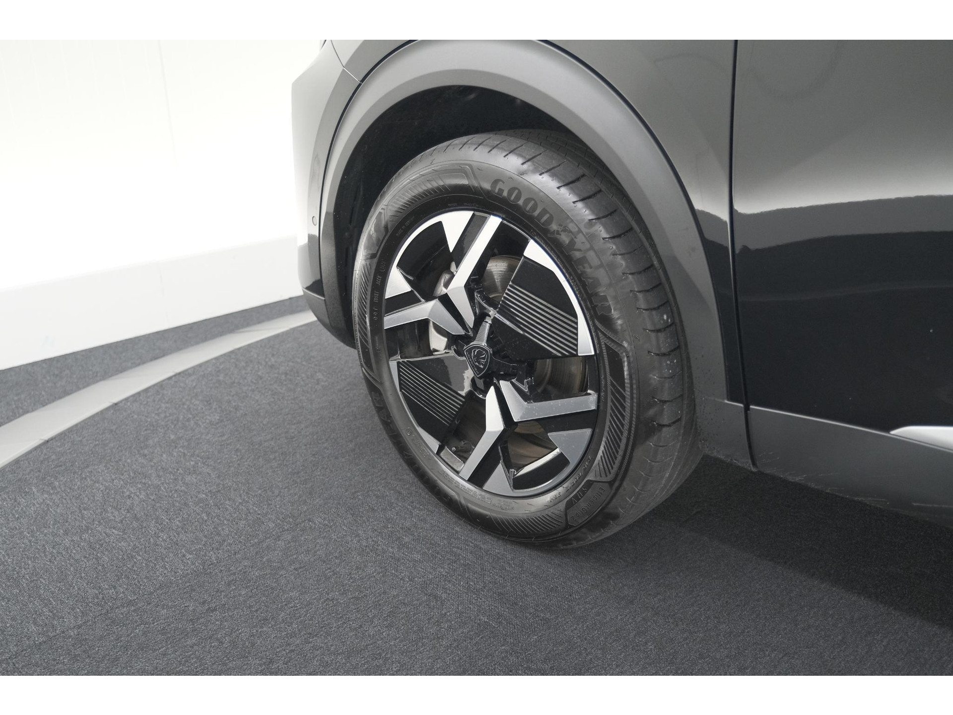 Peugeot 2008 1.2 Hybrid 145 Allure | 360 Camera | Adaptieve Cruise Control | Dodehoekdetectie | Apple Carplay